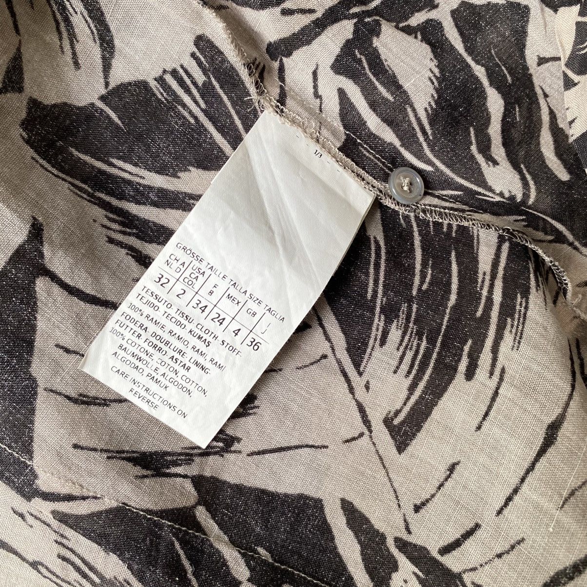Max Mara Max Mara WEEKEND Beige Leaf Print Button-Up Shirt Size XS / US 0-2 / IT 36-38 - 9 Thumbnail