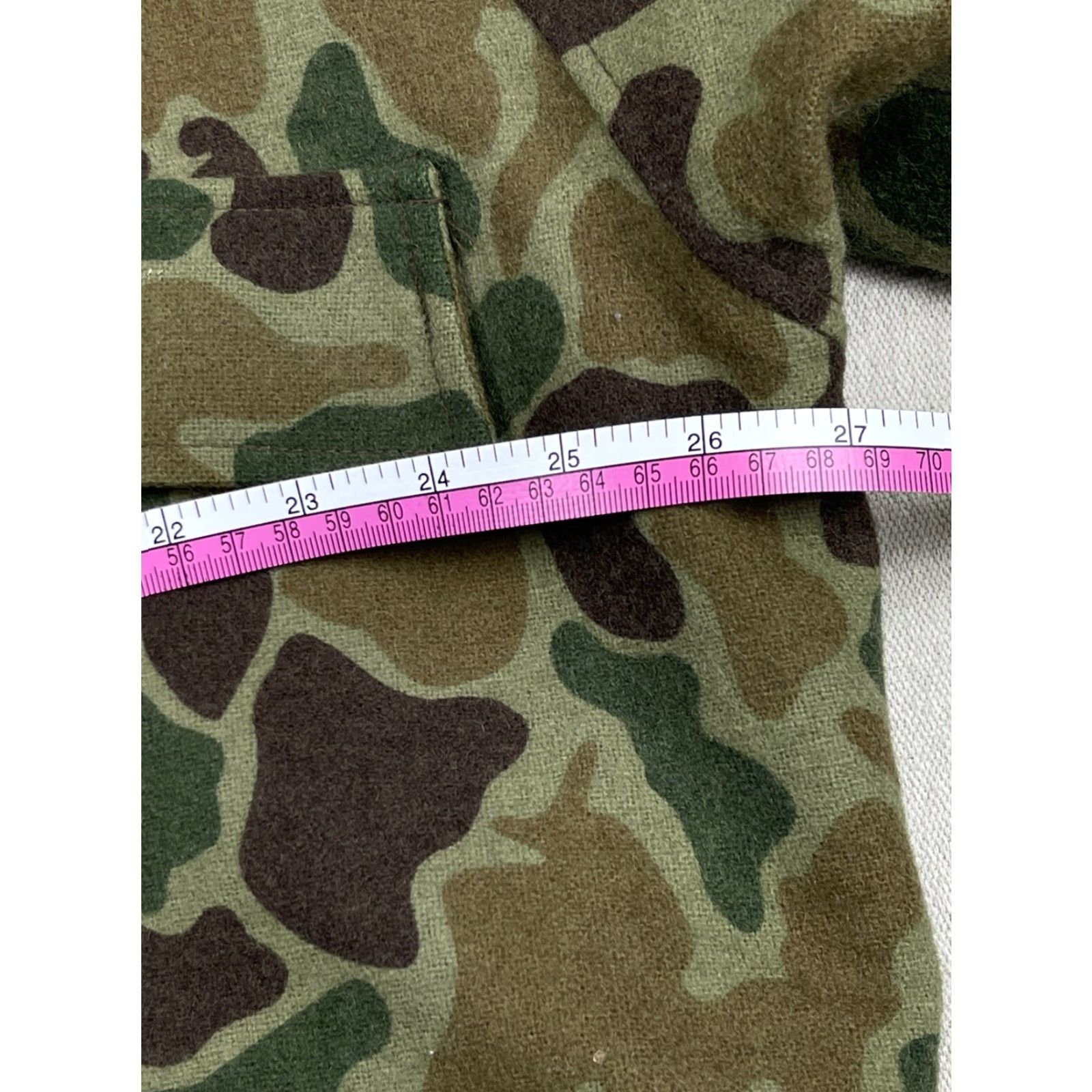 Vintage Vintage Woolrich Mens Wool Camo Hunting Jacket Frog Skin Gore-Tex Lined Sz XL Size US XL / EU 56 / 4 - 7 Thumbnail