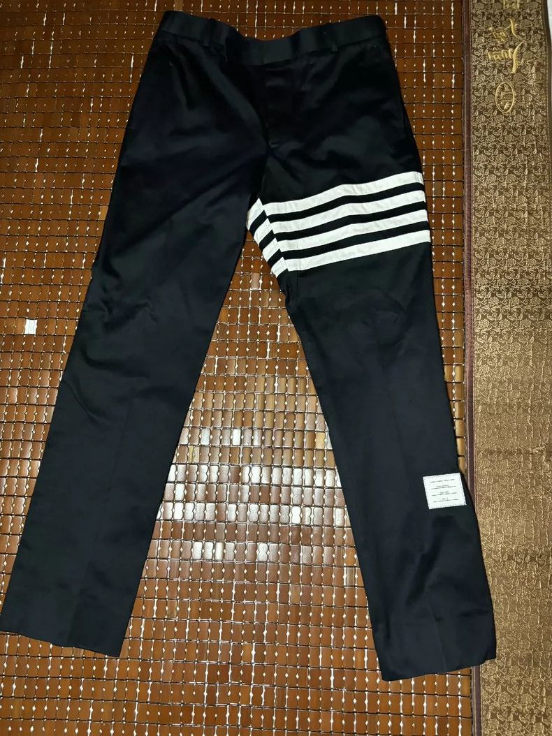 Thom Browne Four-Stripe Casual Pants - dmc