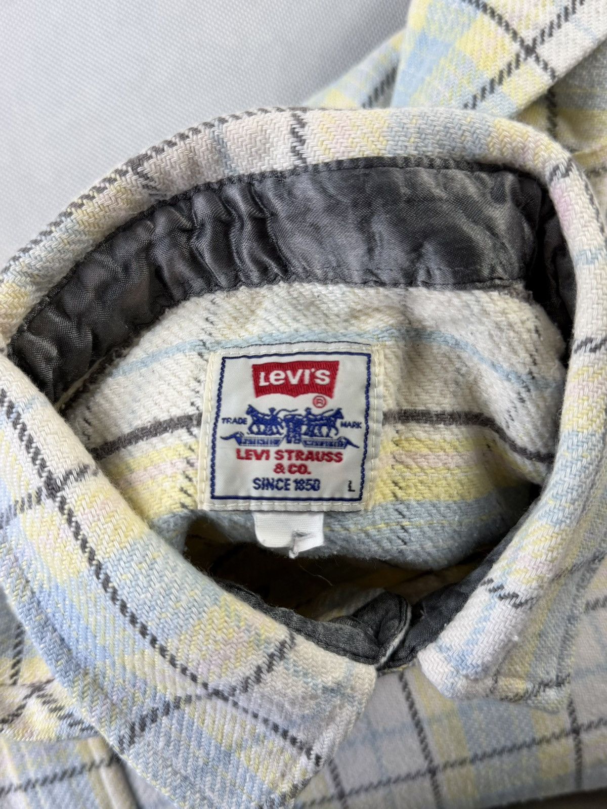 Levi's Unique Levi's Vintage 1996 White Tab Rare Shirt Size US L / EU 52-54 / 3 - 9 Thumbnail