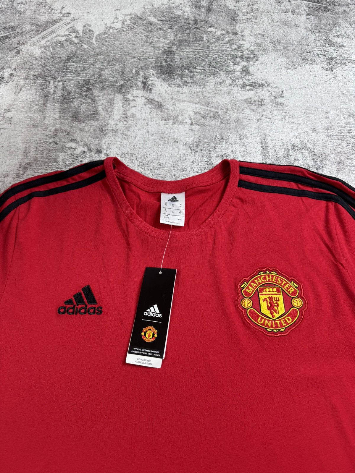 Adidas NEW Manchester United Training 2018 2019 Adidas Red Soccer Football Shirt Jersey Size US XL / EU 56 / 4 - 6 Thumbnail