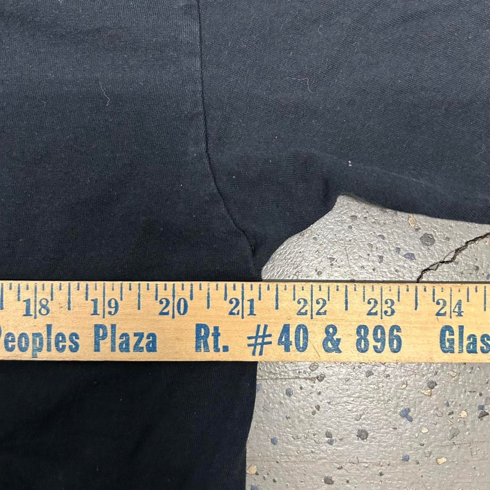 Fruit Of The Loom Y2K Black and multi-coloured wolf graphic tee Size US L / EU 52-54 / 3 - 4 Thumbnail