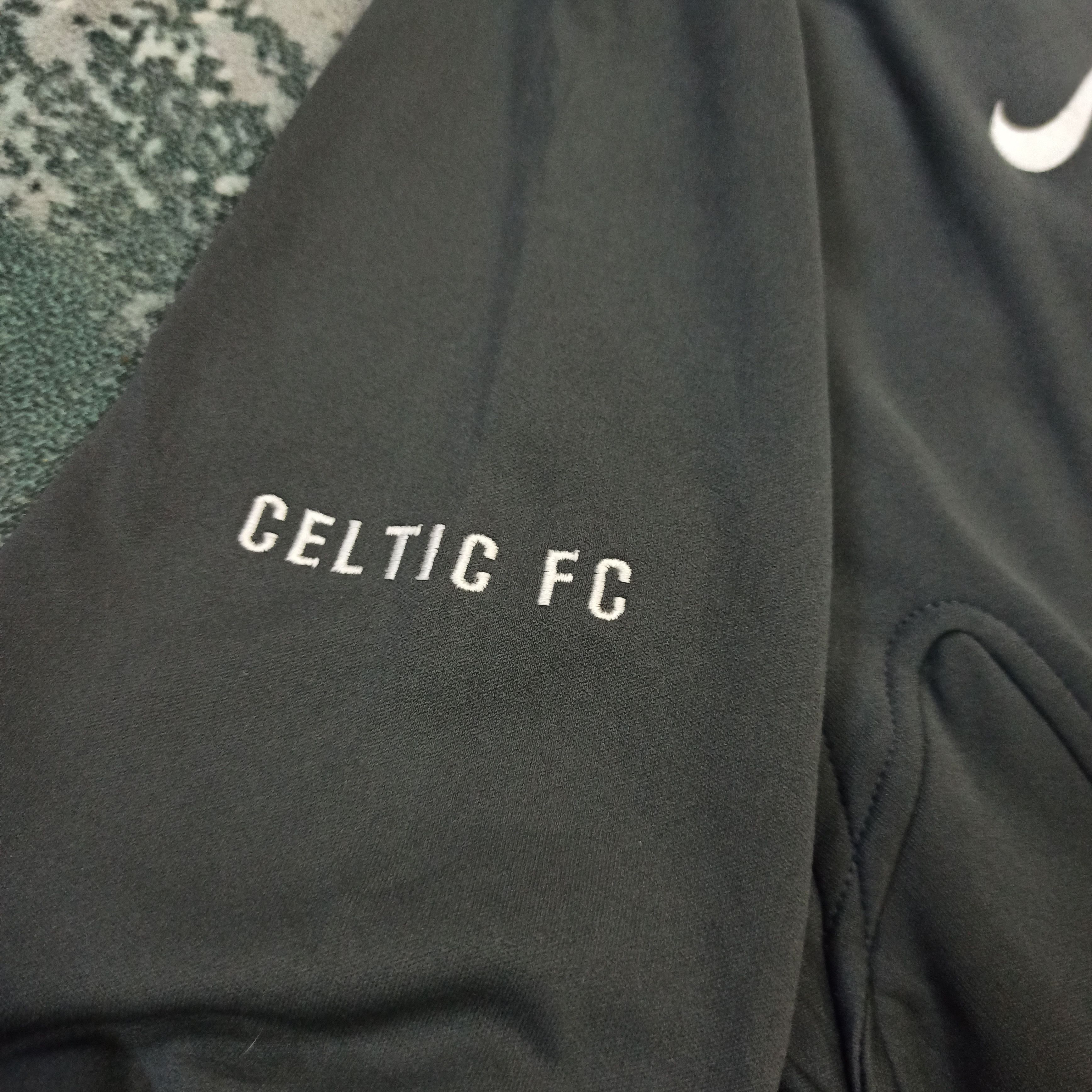 Nike Rare Nike Celtic Fc Clud Football Sweater Size US L / EU 52-54 / 3 - 4 Thumbnail