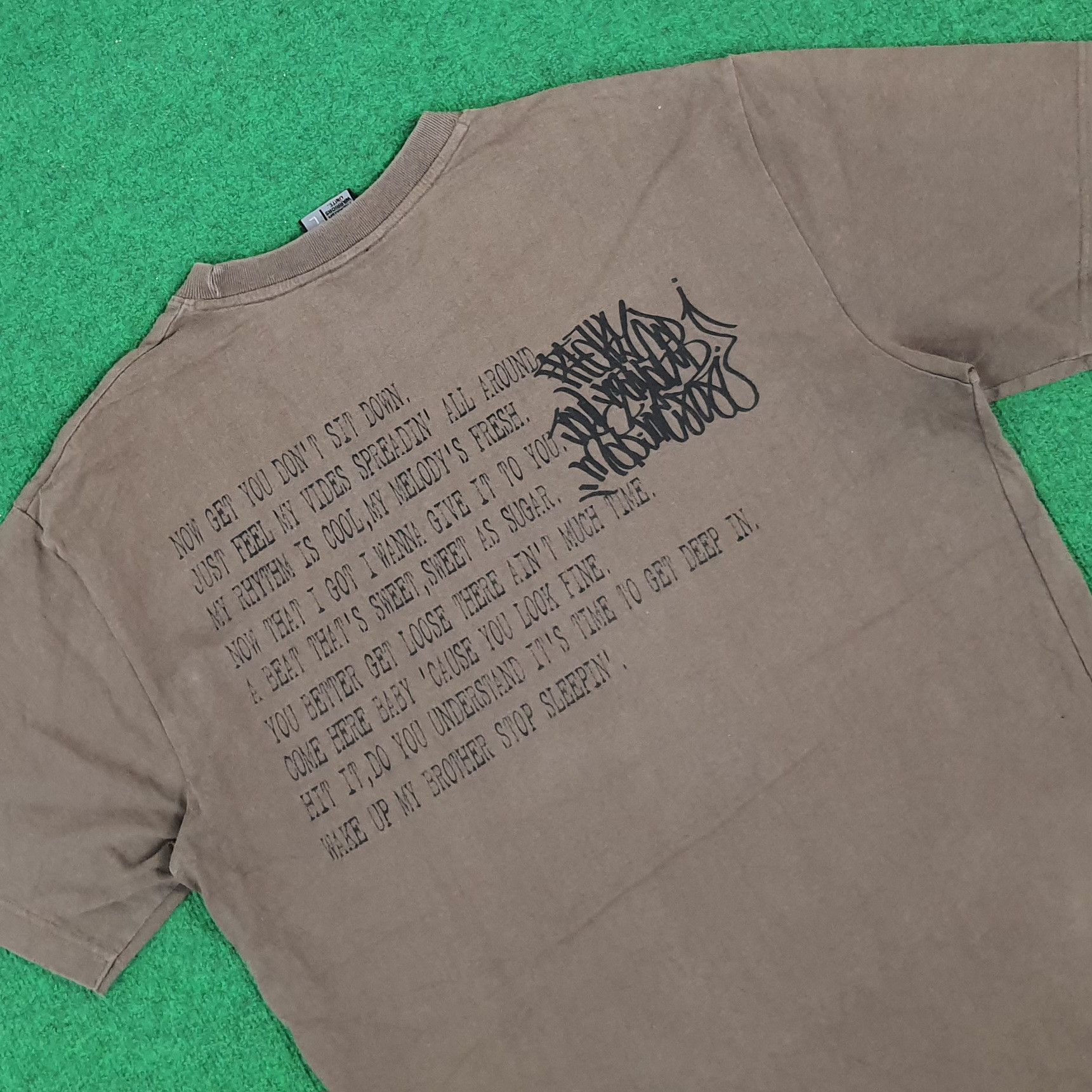 Vintage Vintage Freaky Massive Freakish Fellow Tshirt Size US XL / EU 56 / 4 - 4 Thumbnail