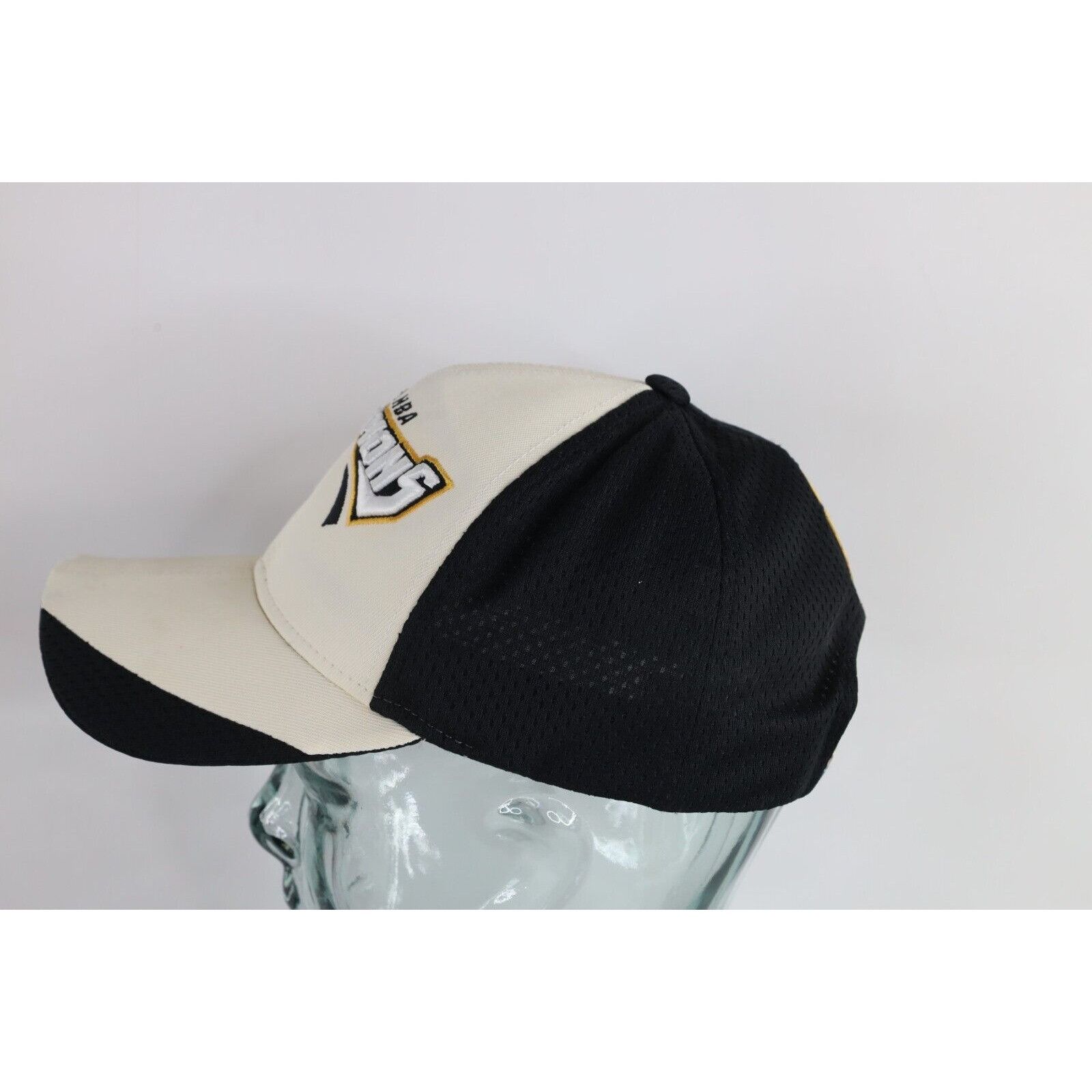 Reebok × Vintage Vintage Reebok Locker Room Edition 2004 Detroit PistonsHat Size ONE SIZE - 4 Thumbnail