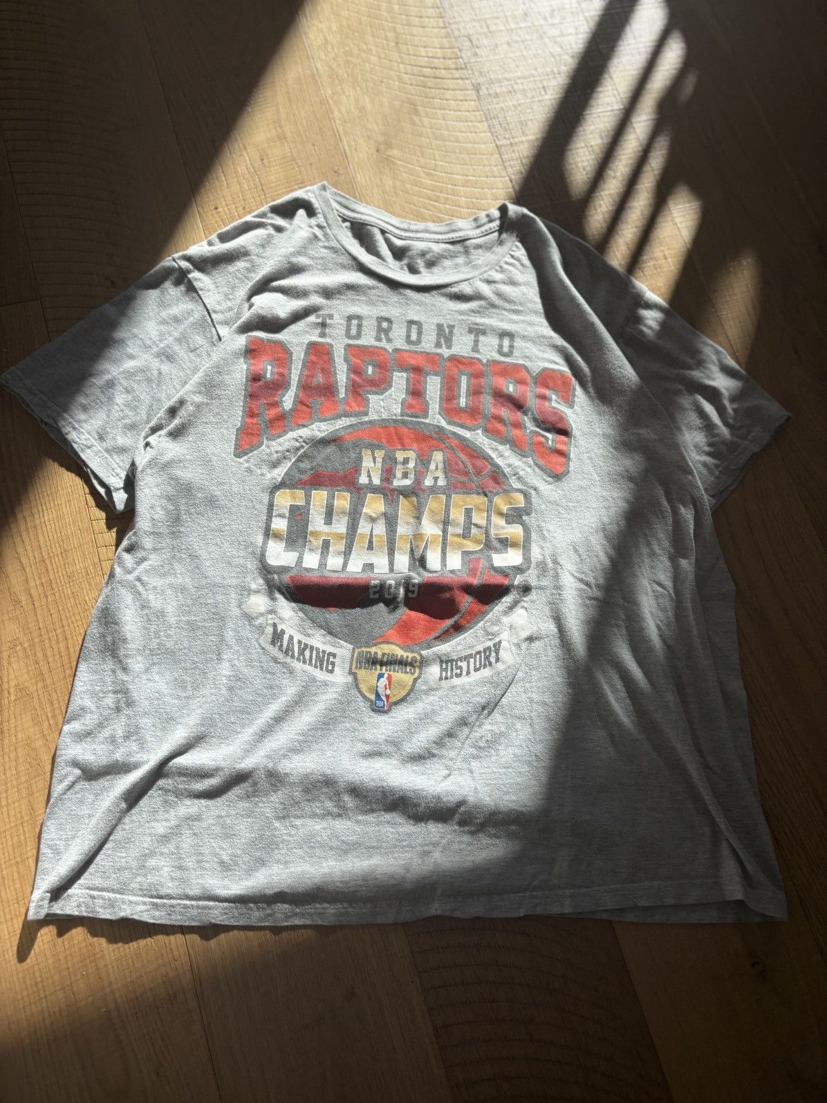 NBA × Vintage Toronto Raptors 2016 champions graphic tee Size US XL / EU 56 / 4 - 1 Thumbnail