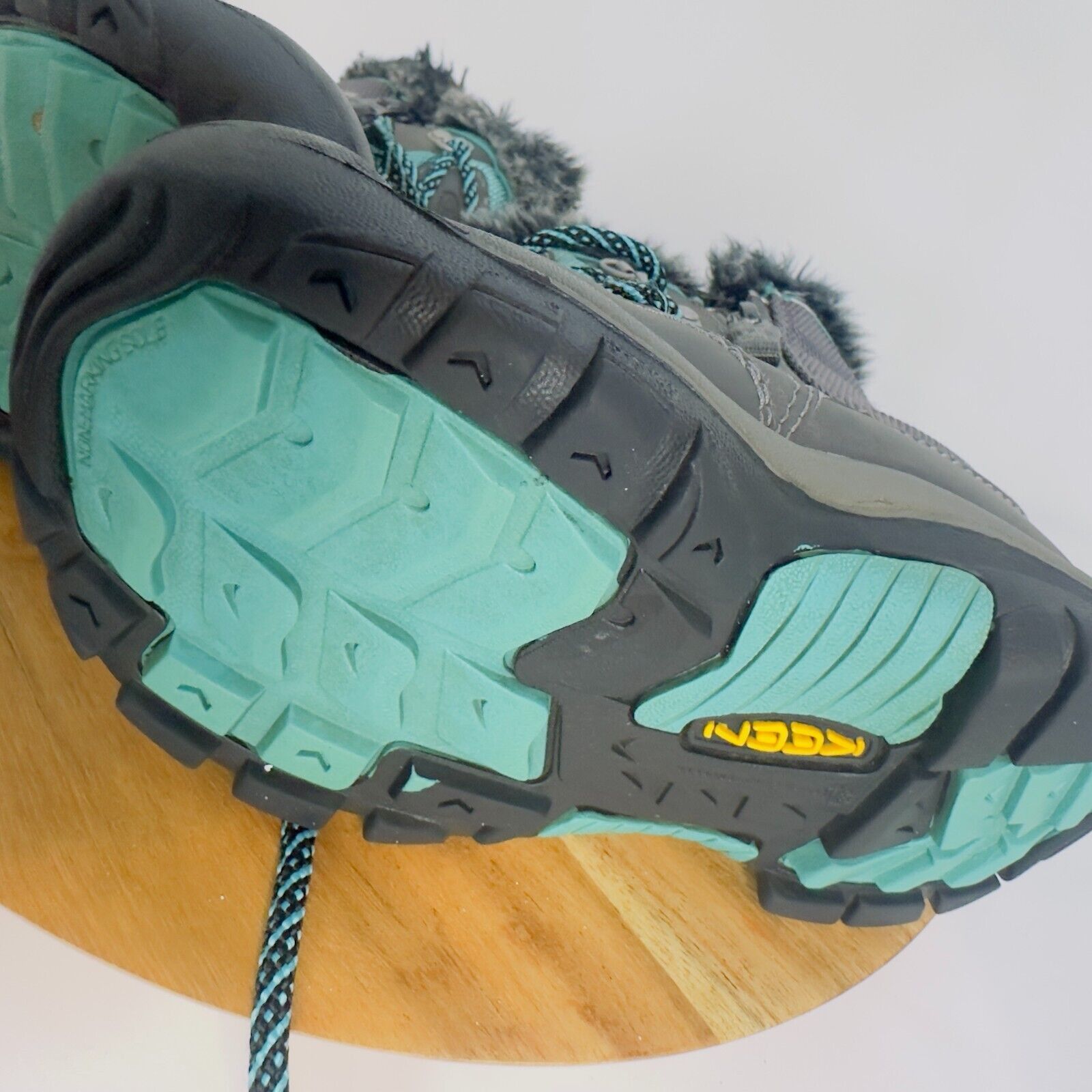 KEEN Keen Boots Size 11 Youth Winter Faux Fur Lined Speed Lace Size US 11 / IT 41 - 14 Thumbnail
