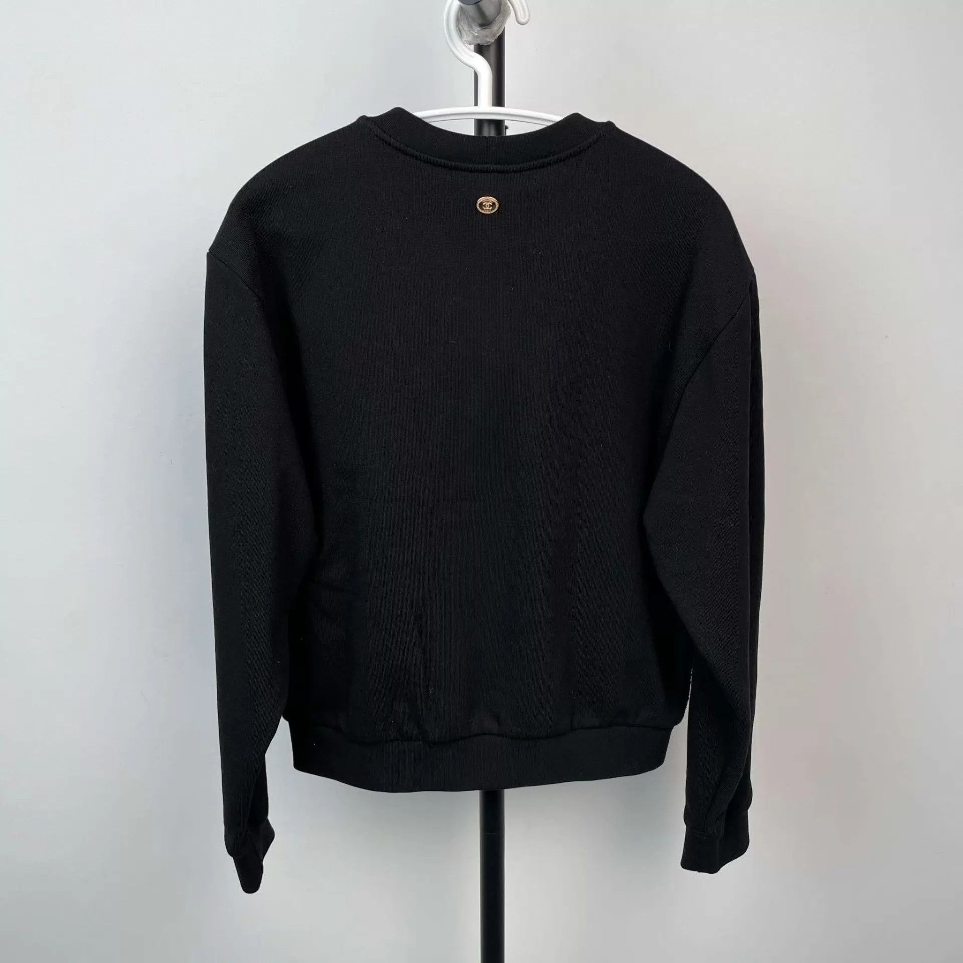 Chanel Chanel CC Color Embroidered Wool Knit Sweater Black 36 Size XS / US 0-2 / IT 36-38 - 2 Thumbnail