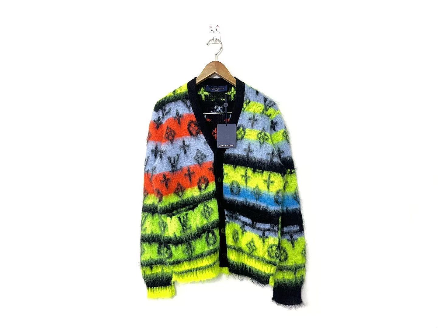 Louis Vuitton Louis Vuitton Multi Sweater S Women Size S / US 4 / IT 40 - 1 Thumbnail