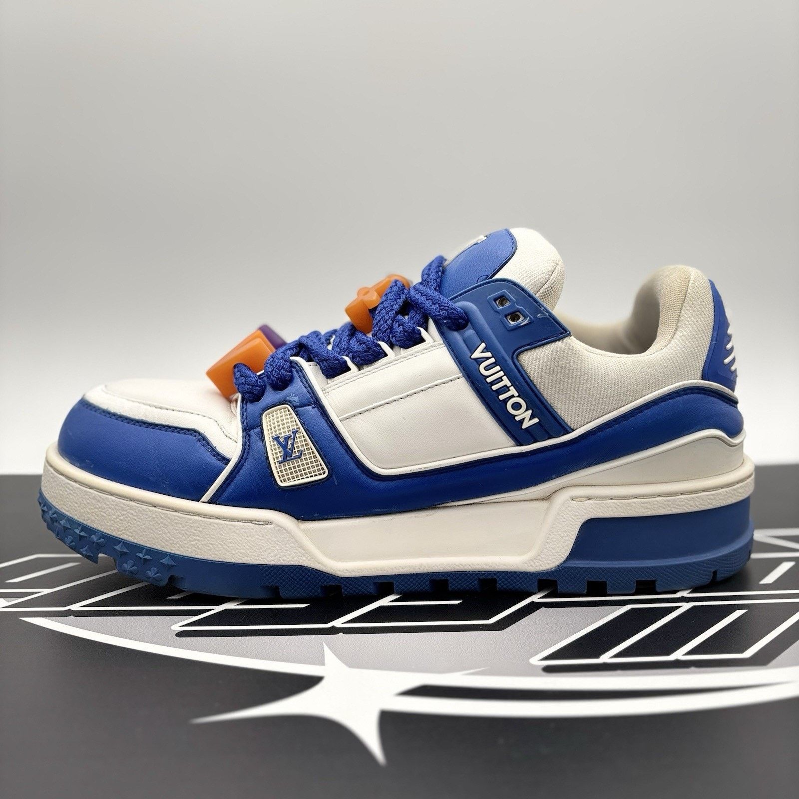 Louis Vuitton (11.5-12 US) Louis Vuitton Maxi ' Blue White ' Size US 12 / EU 45 - 4 Thumbnail