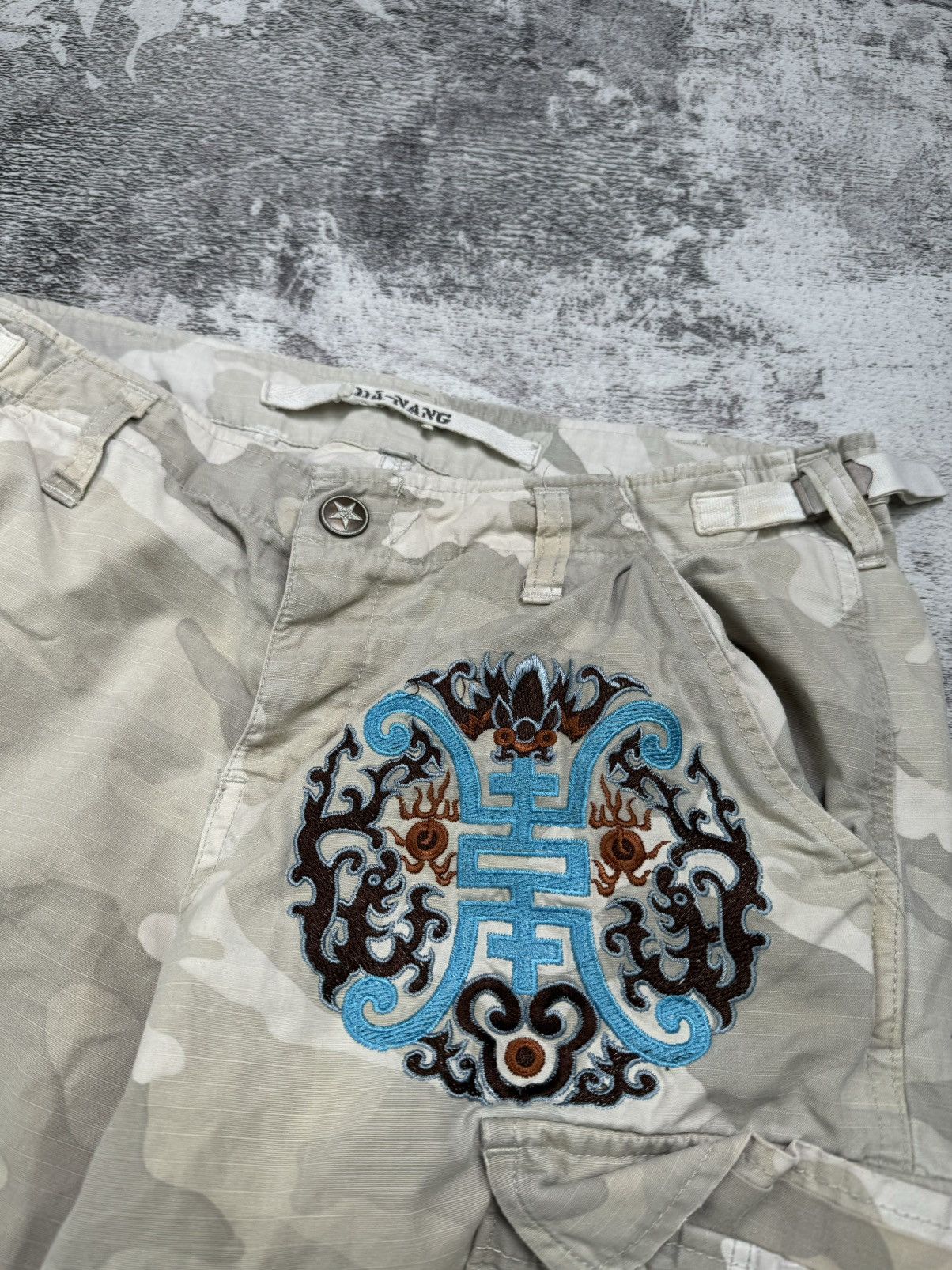 Japanese Brand Vintage Rare Y2K Japanese Rare Camo Da-Nang Cargo Pants Size US 30 / EU 46 - 11 Thumbnail
