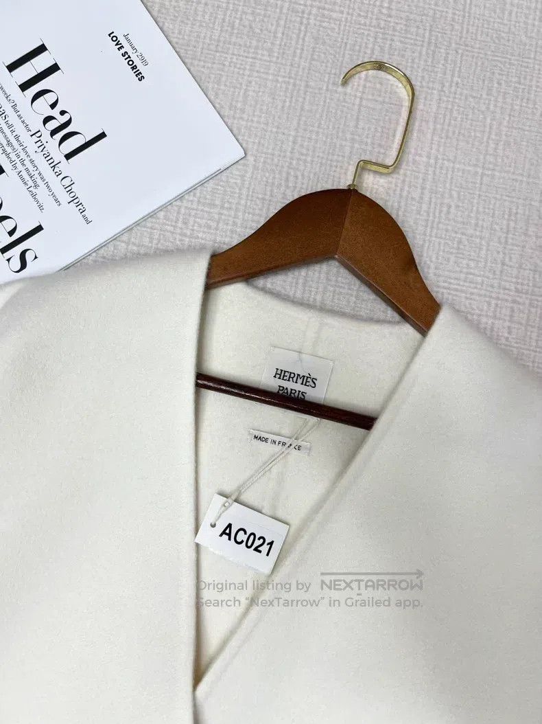 Hermes Hermes Cashmere fringe sleeveless coat Size XXS / US 00 / IT 34 - 2 Thumbnail