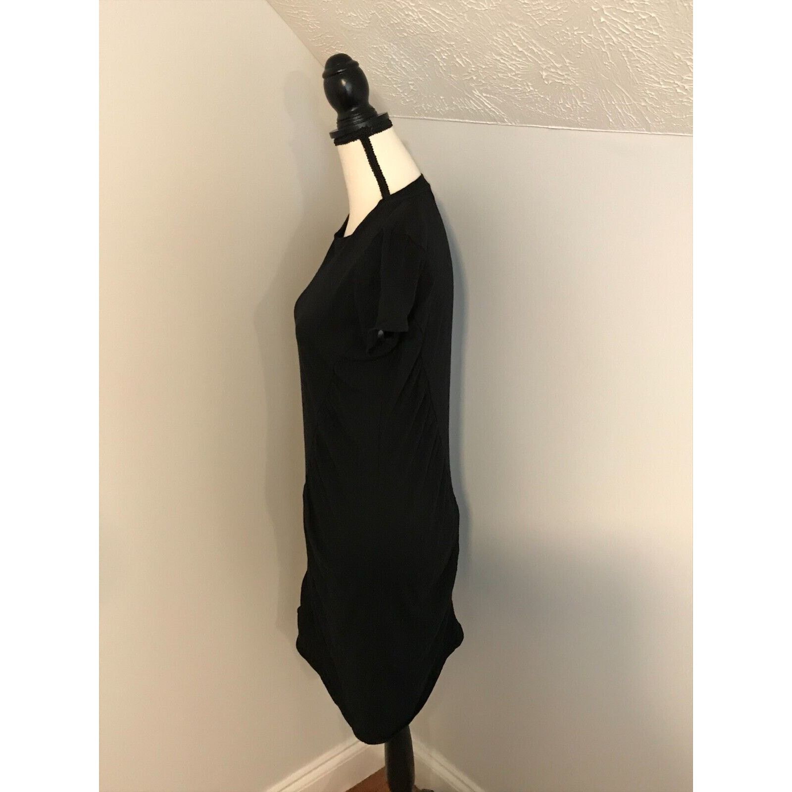 Anthropologie Anthropologie t.la Black Ruched Tee Mini Short Sleeve Dress Size XS / US 0-2 / IT 36-38 - 2 Thumbnail