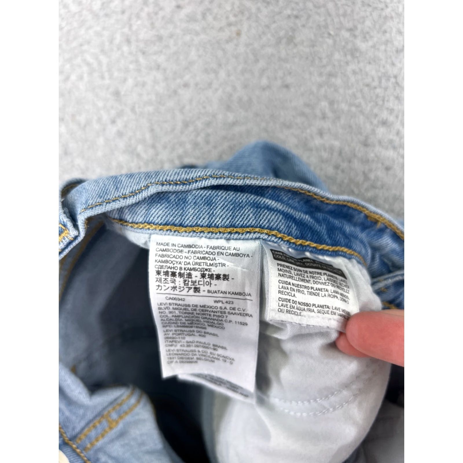 Levi's VINTAGE Levis Premium Jeans Women 26 Blue Denim Wedgie Fit Distressed Button Fly 5-Pocket Design Regular Inseam 24 in Mid Rise Size 26" / US 2 / IT 38 - 7 Thumbnail