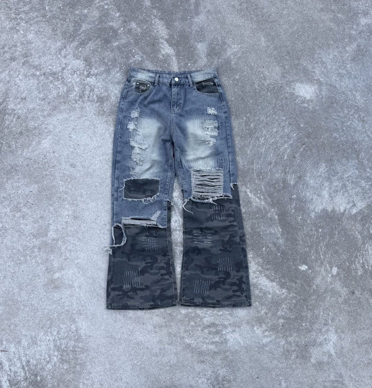 Vintage Vintage Y2K avantgarde affliction streetwear wide jeans Size US 32 / EU 48 - 1 Thumbnail