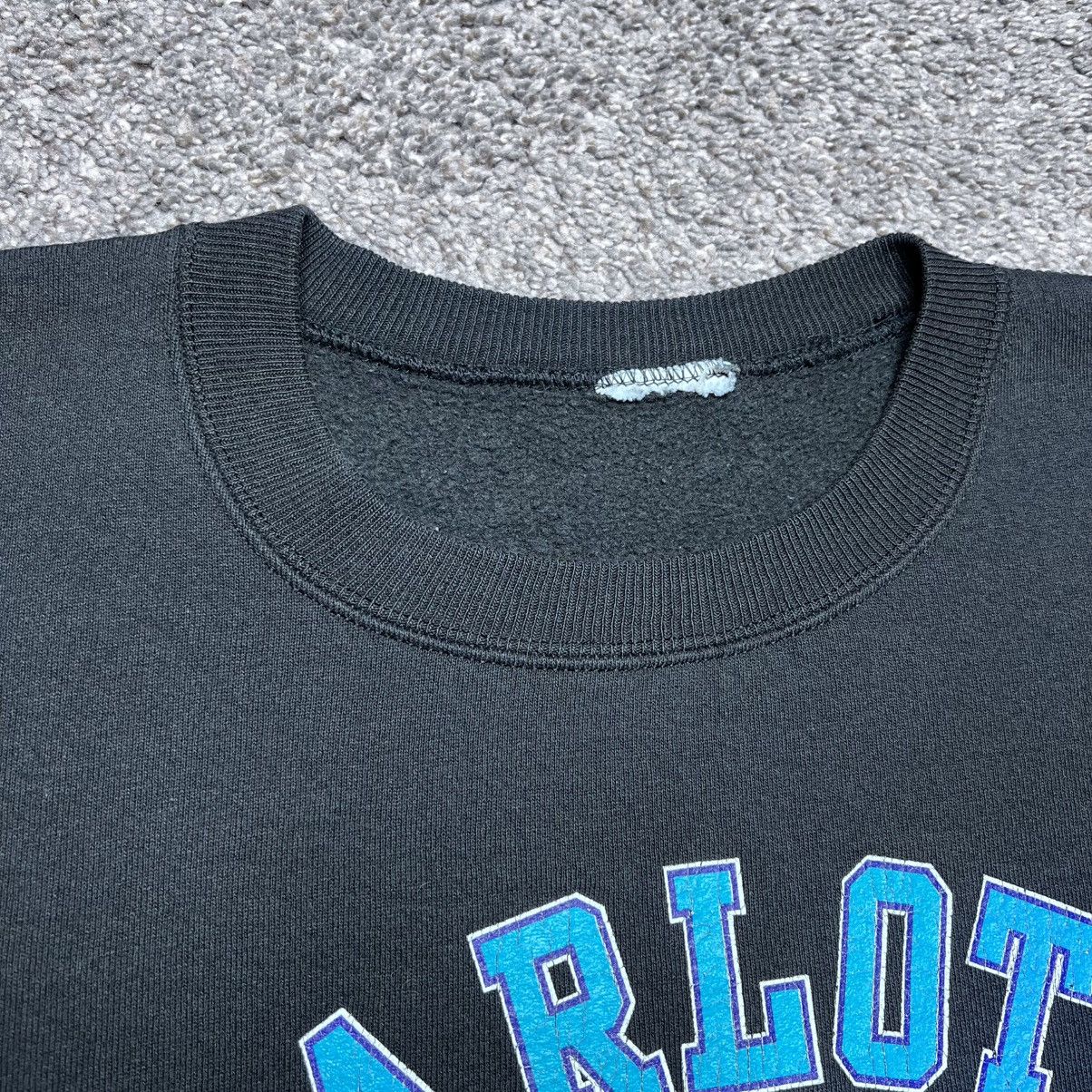 Nutmeg Vintage 1990s NBA Charlotte Hornets Nutmeg Black Sweatshirt Size US XXL / EU 58 / 5 - 3 Thumbnail
