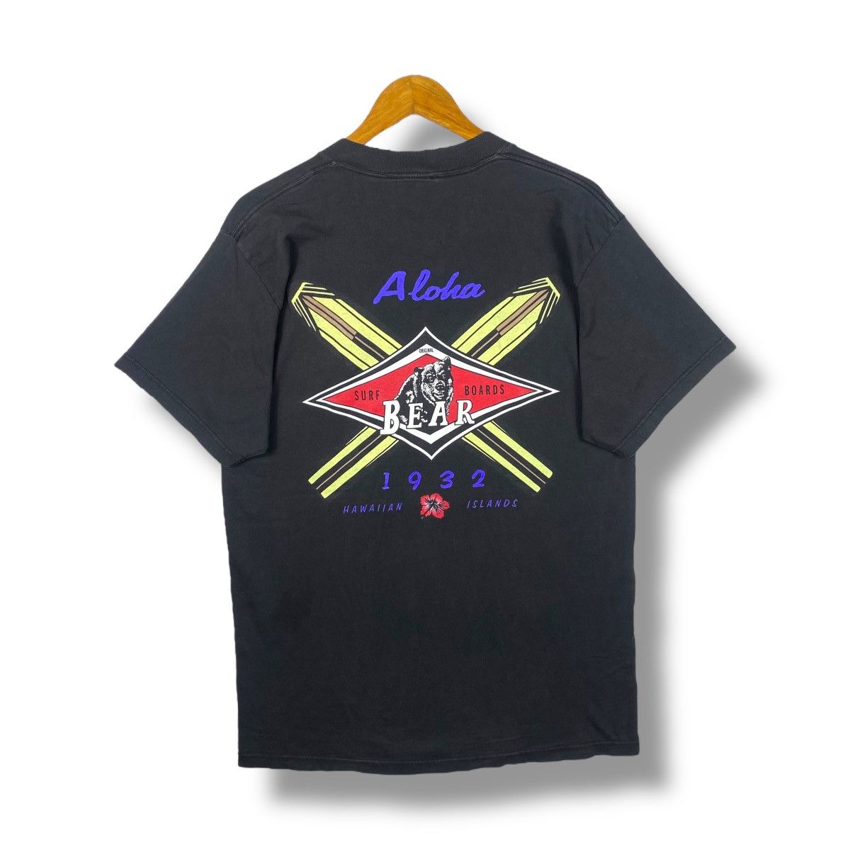 Vintage Vintage 90's BEAR SURFBOARDS Aloha Hawaiian Islands Surf Tee Size US L / EU 52-54 / 3 - 1 Thumbnail