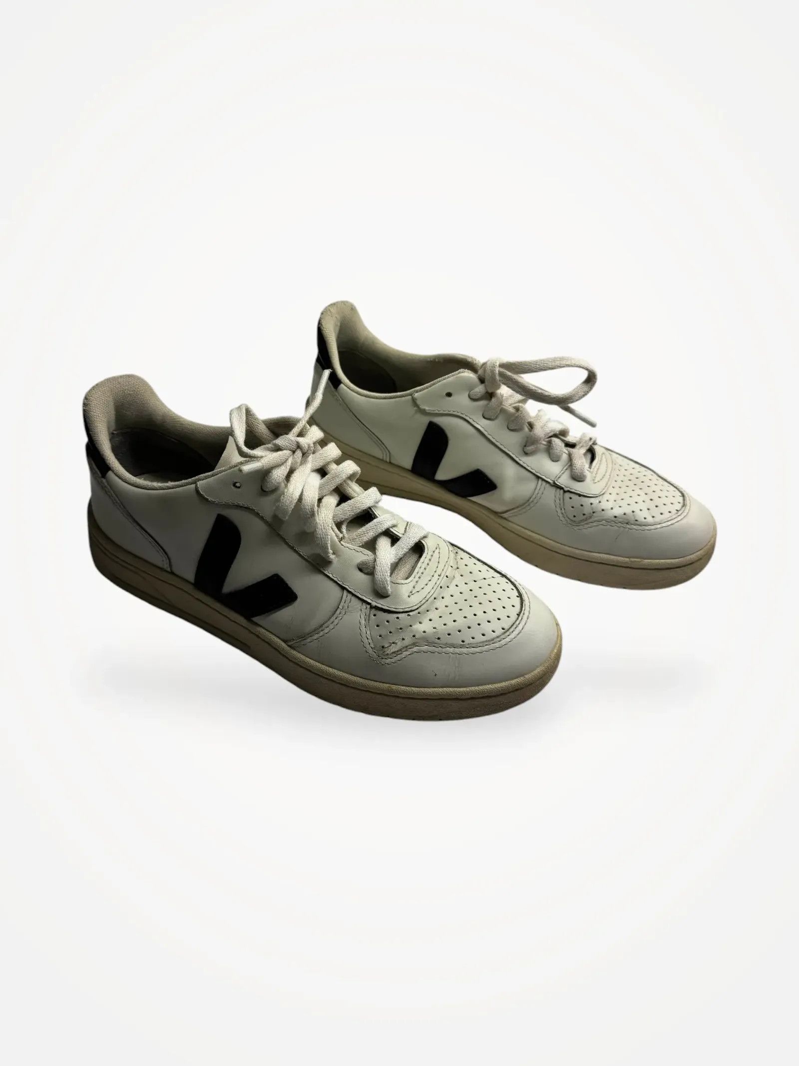 Veja Veja Sneakers Size US 8 / IT 38 - 1 Thumbnail