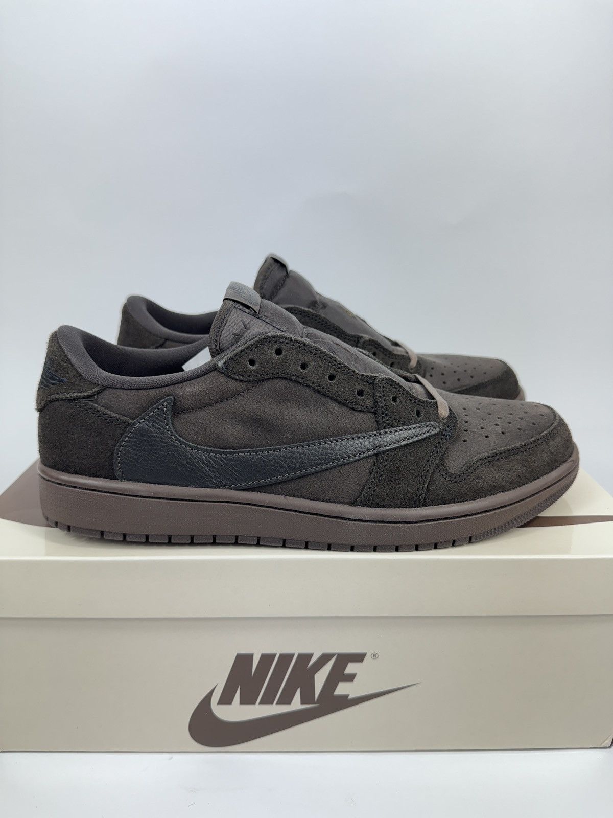 Jordan Brand JORDAN 1 RETRO CACTUS JACK VELVET BROWN SNEAKERS Size US 14 / EU 47 - 1 Thumbnail