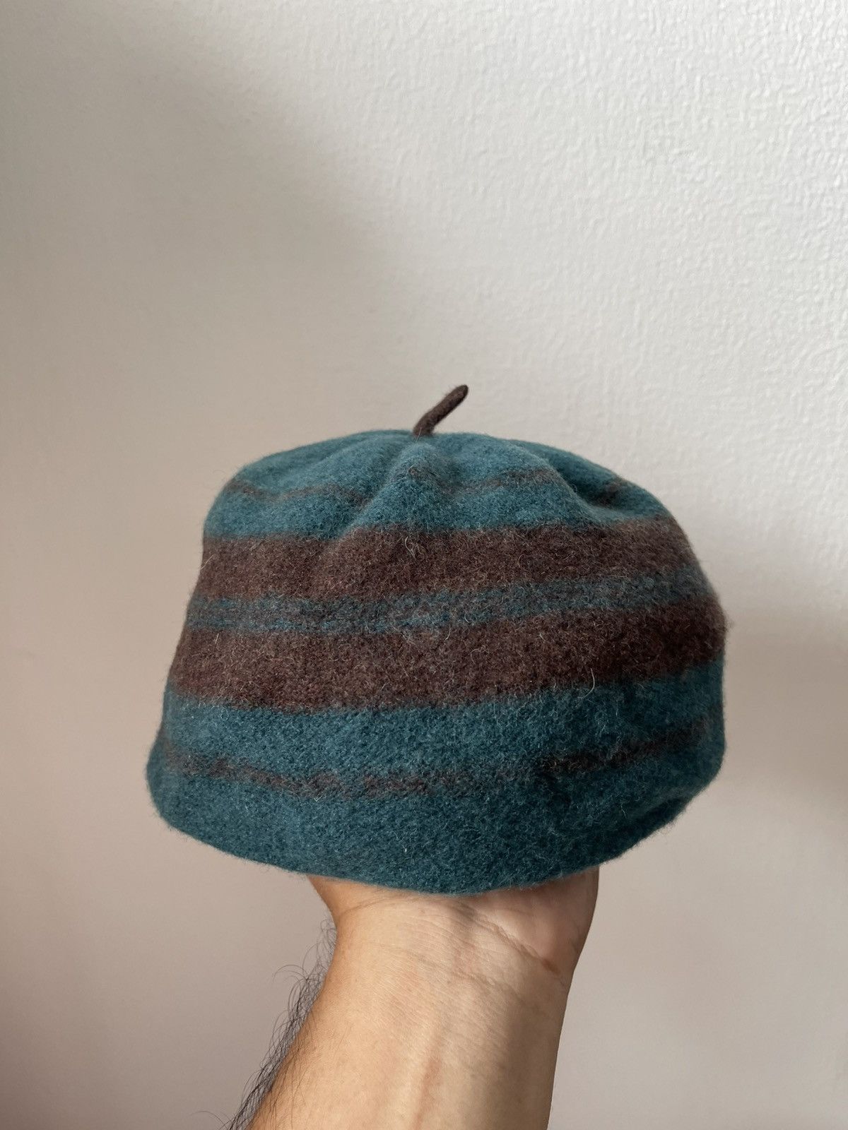Vivienne Westwood 2000s Vivienne Westwood Big Logo Barreta Size ONE SIZE - 9 Thumbnail