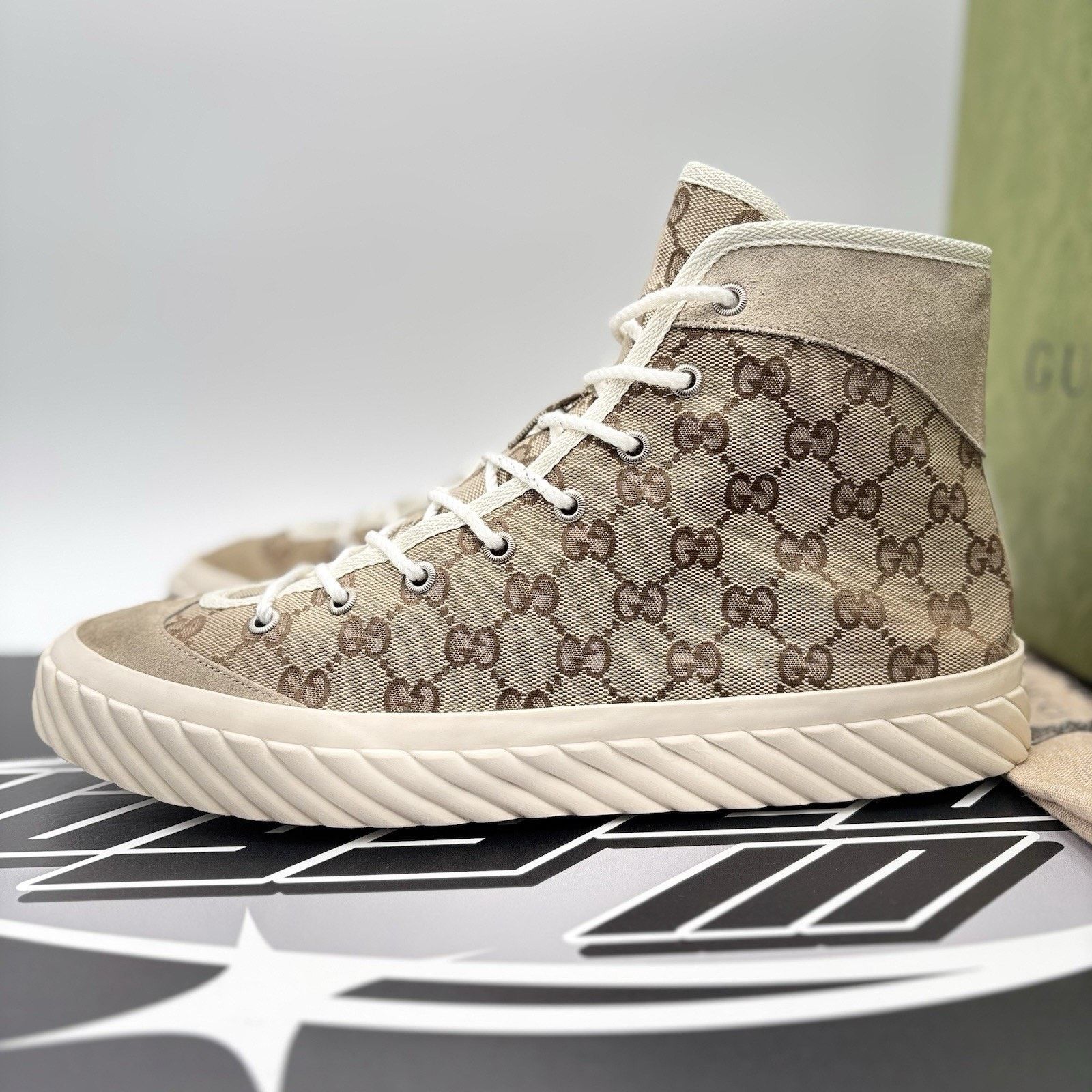 size 11.5G - Gucci GG Canvas Monogram Sneakers Tortuga Beige High Top Gucci 11.5G - Gucci GG Canvas Monogram Sneakers Tortuga  main image 2