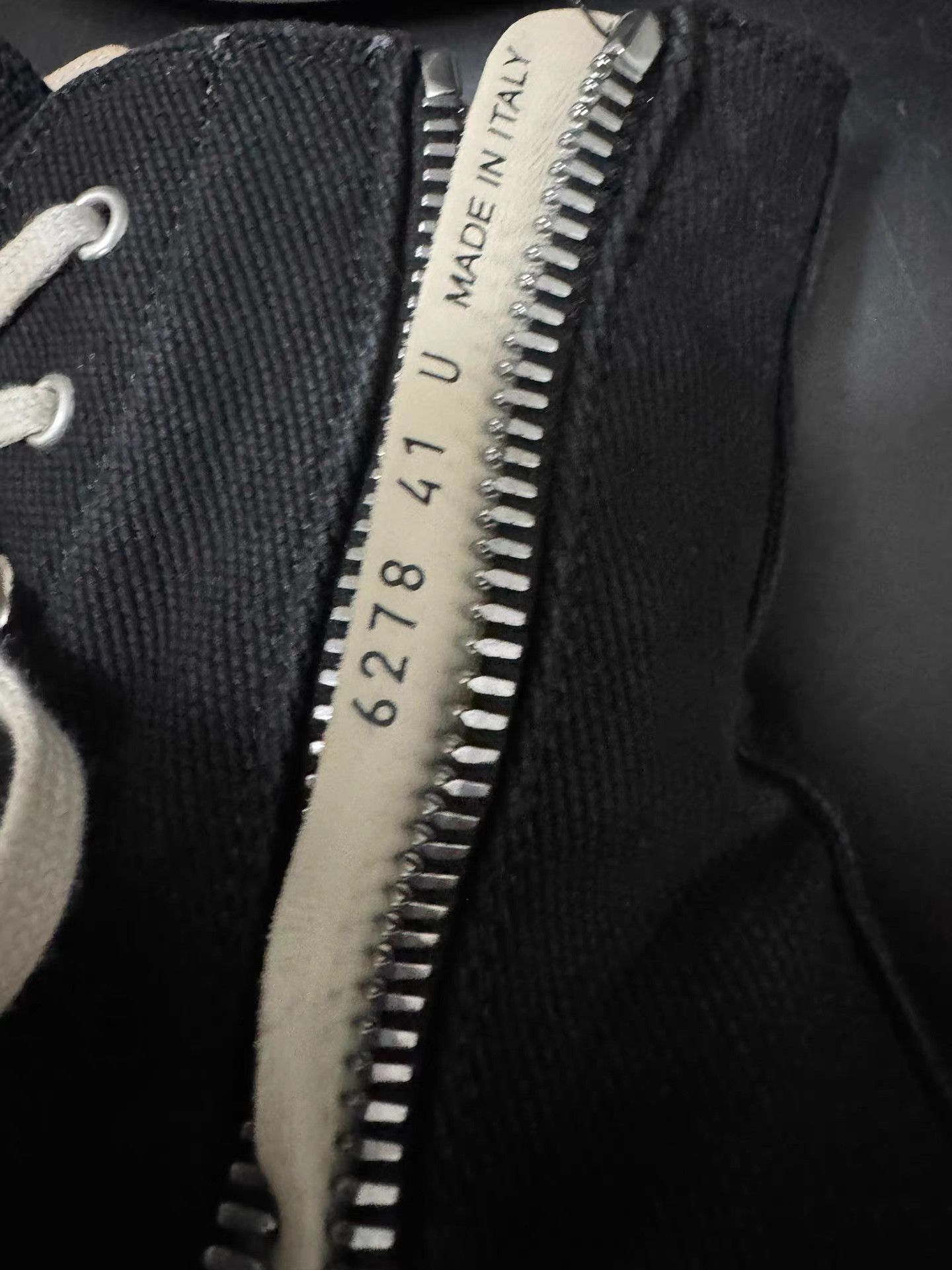 Rick Owens Rick Owens Drkshdw letter logo Converse high-top sneakers Size US 8 / EU 41 - 2 Thumbnail