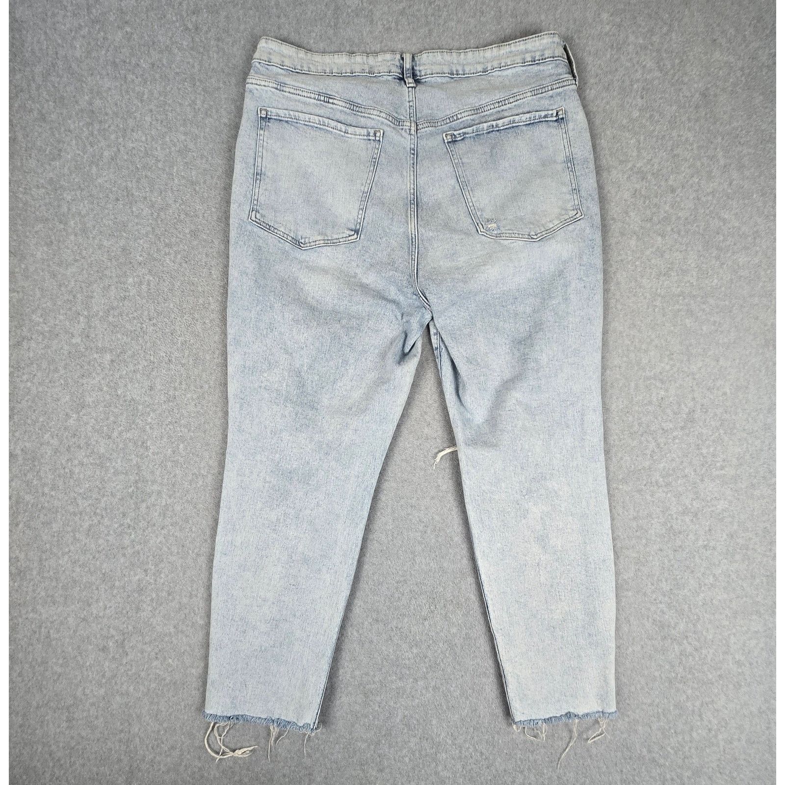 Old Navy Old Navy 18 OG Straight Button Fly Distressed Jeans Raw Hem Size 40" / US 18 - 2 Thumbnail