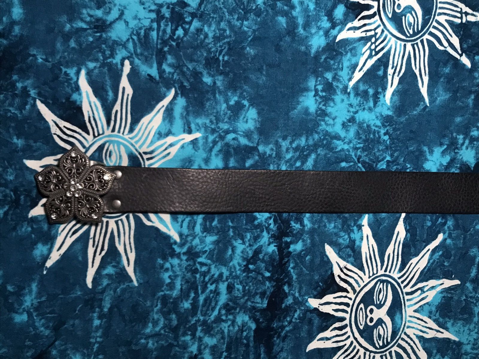 Other Y2K Avant Garde Flowers Leather Belt Oasis Size 26 - 2 Thumbnail