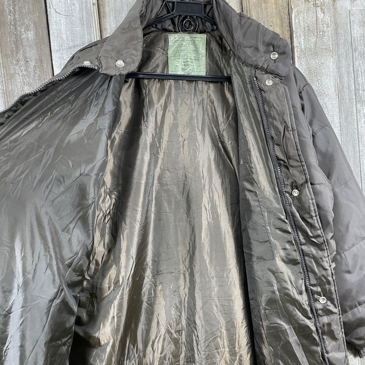 Vintage Vintage Military Puffer Plain Army Green Parkas Size US M / EU 48-50 / 2 - 8 Thumbnail