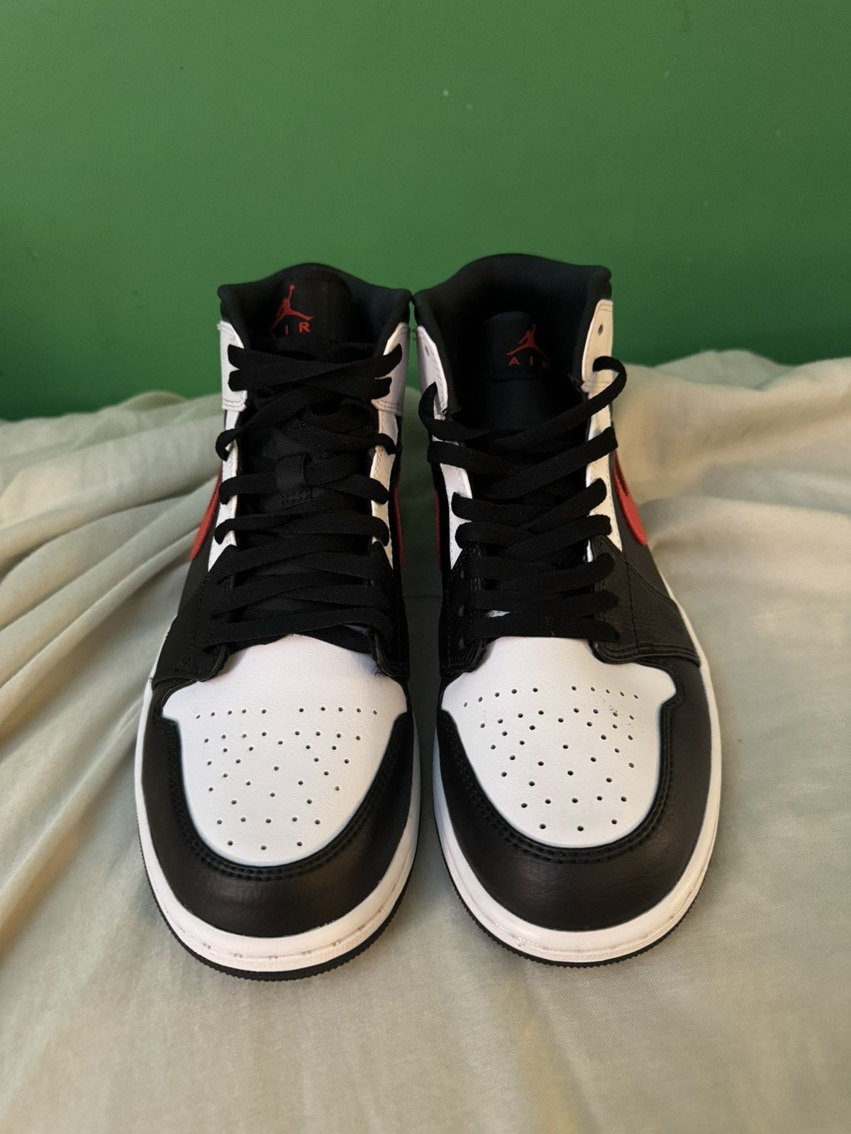 Jordan Brand Jordan 1 mid chile red 2021 Size US 11 / EU 44 - 4 Thumbnail
