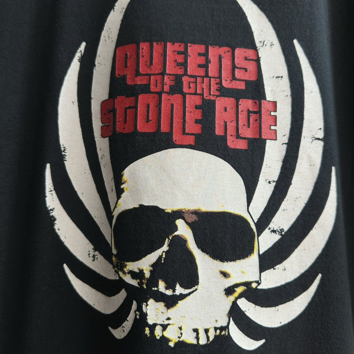 Band Tees Vintage 2000s Queens of the Stone Age Band Promo Tee Size US L / EU 52-54 / 3 - 3 Thumbnail