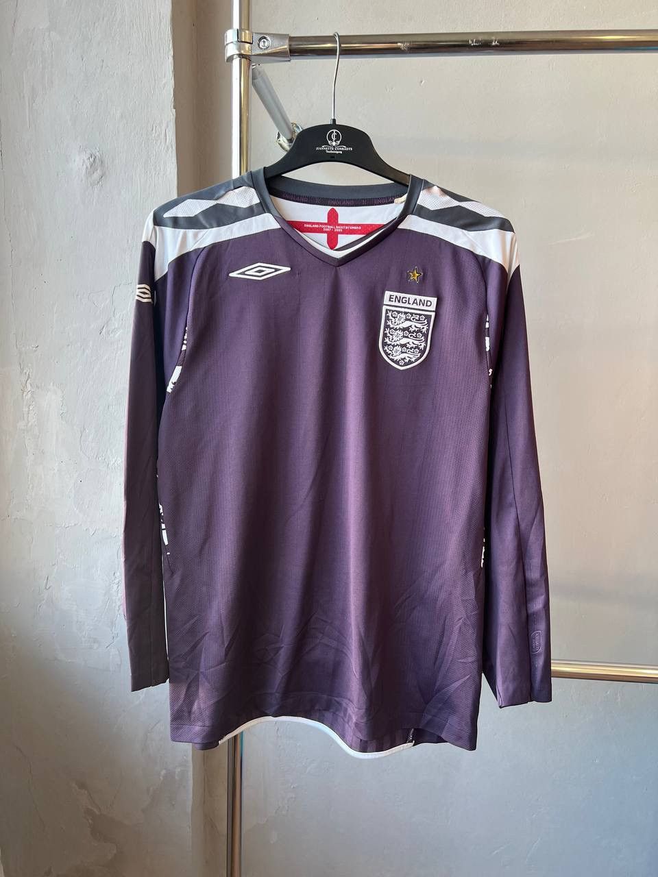 Umbro 2007/09 ENGLAND TEAM GK SOCCER JERSEY FOOTBALL SHIRT UMBRO L Size US L / EU 52-54 / 3 - 2 Thumbnail