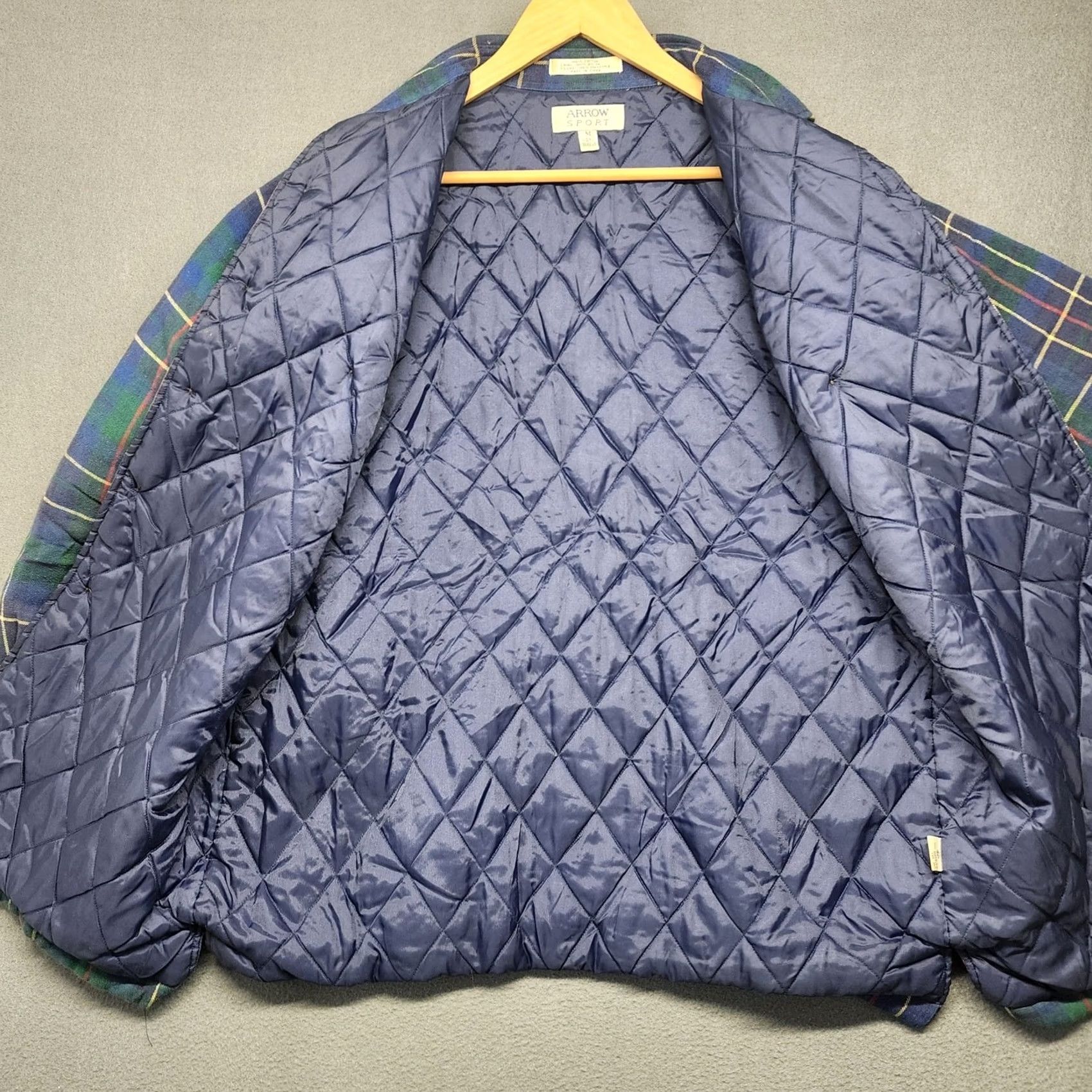 Arrow VINTAGE Arrow Sport Shacket Shirt Jacket Men Medium Blue Plaid Quilt Lined Jacket Mens M Blue Plaid Sports Shacket Button Closure Size US M / EU 48-50 / 2 - 3 Thumbnail