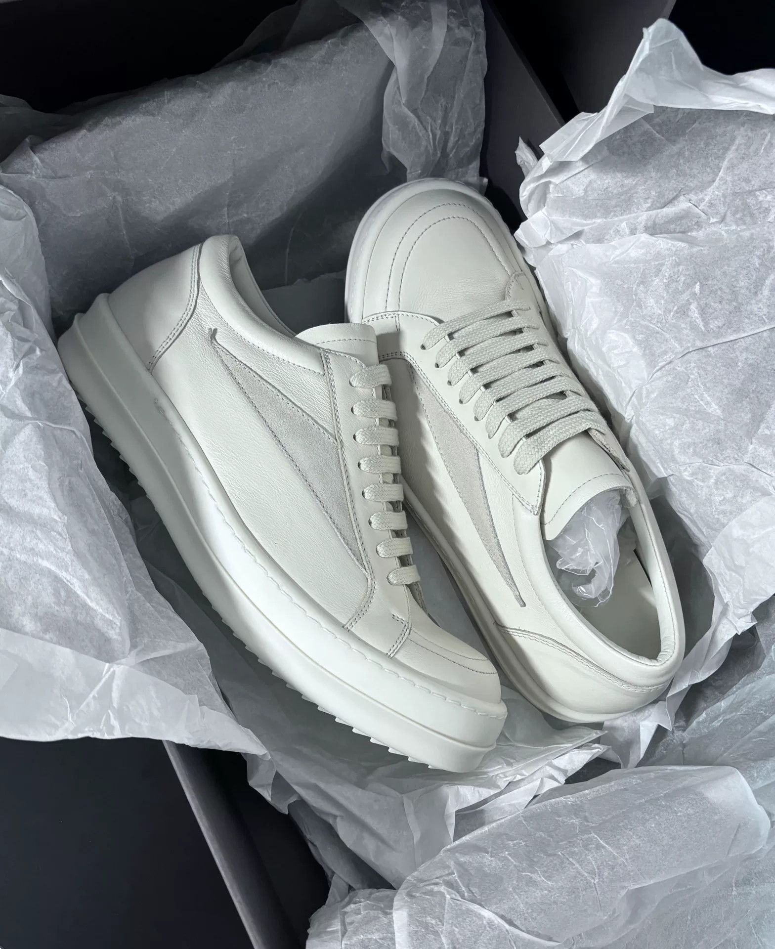 Rick Owens Rick Owens White Lowtop Sneakers 7.5 Men Size US 7.5 / EU 40-41 - 1 Thumbnail