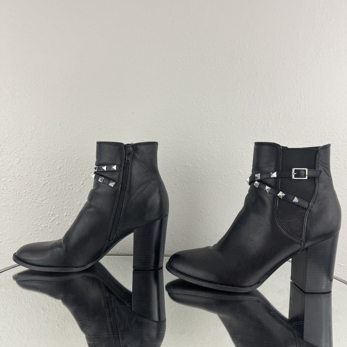 Nine West NINE WEST Black Faux Leather Donda Silver Stud Ankle Boots Size US 8.5 / IT 38.5 - 8 Thumbnail