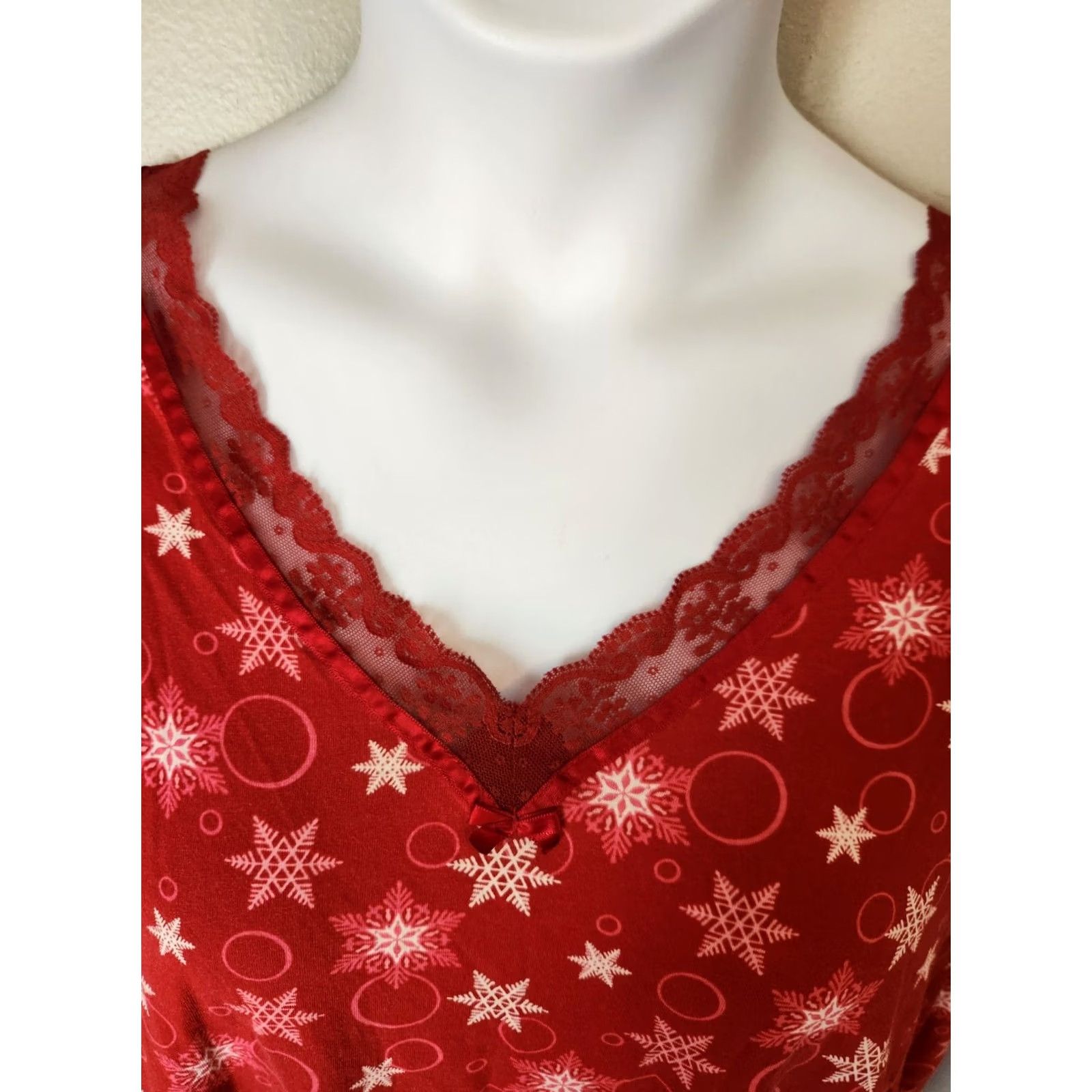 Vintage Cacique Pajama Dress 22 24 Red Snowflake Print Holiday Sleepwear Size 3XL / US 20-22 - 2 Thumbnail