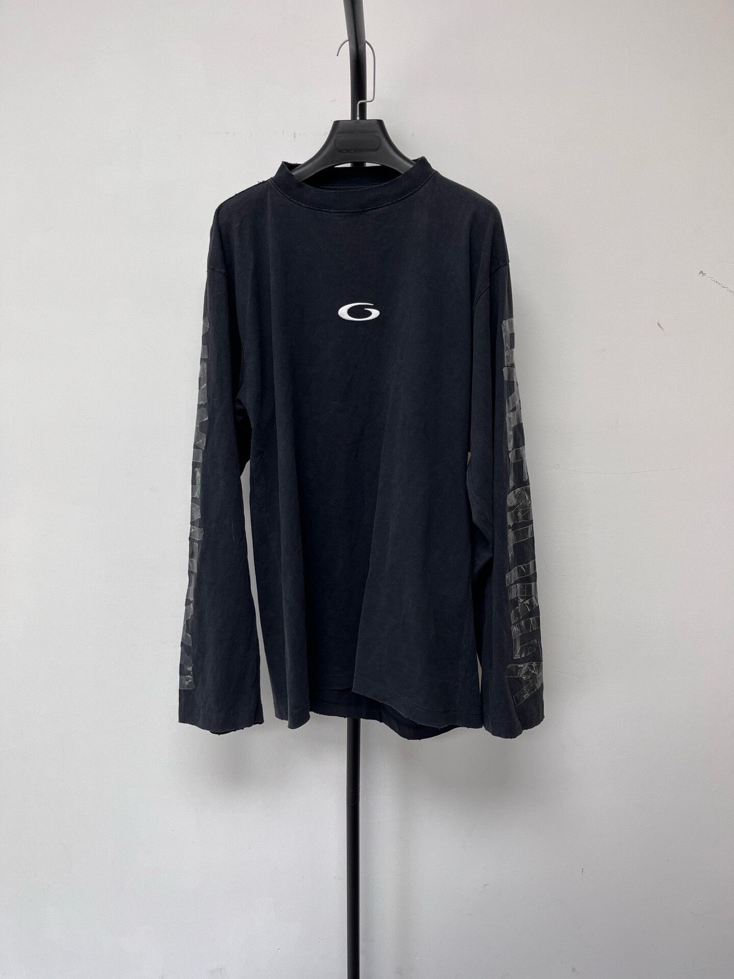 Balenciaga Balenciaga Asymmetric Hem Knit Long-Sleeve T-Shirt Size US S / EU 44-46 / 1 - 1 Thumbnail