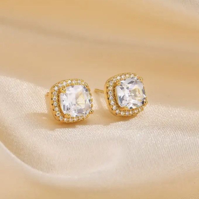 Other Bling CZ Stone Stud Earrings Size ONE SIZE - 1 Thumbnail