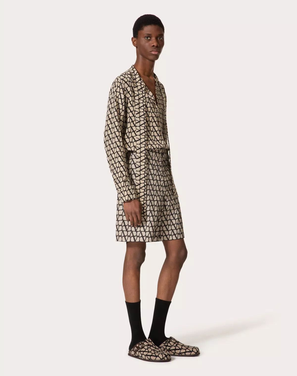 Valentino oc11z0725 Nylon Bermuda Shorts in Beige/Black Size US 36 / EU 52 - 3 Thumbnail