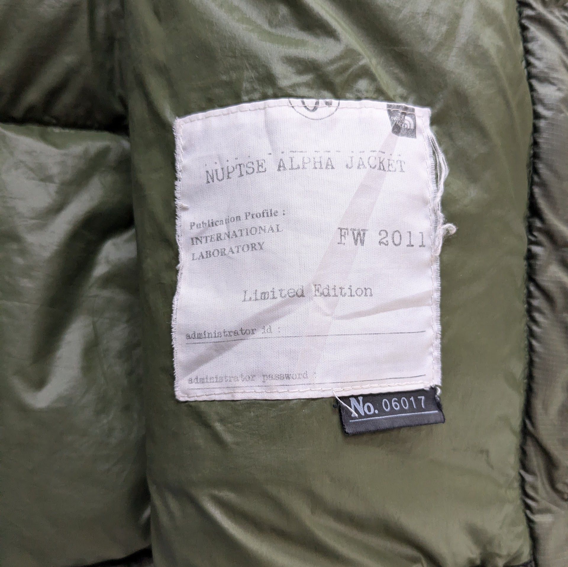 The North Face The North Face 700 1996 retro nuptse puffer green & brown Size US M / EU 48-50 / 2 - 7 Thumbnail
