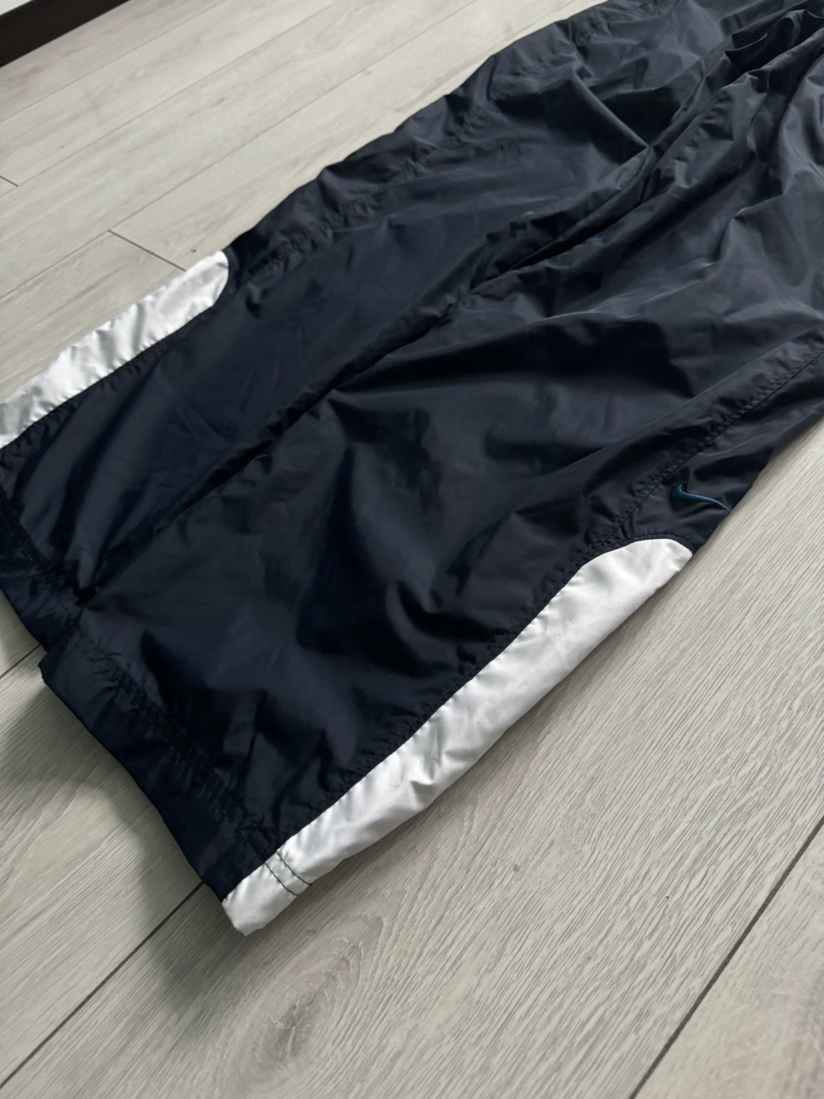 Vintage Vintage nike track pants y2k acg gorpcore sweatpants Size US 32 / EU 48 - 2 Thumbnail