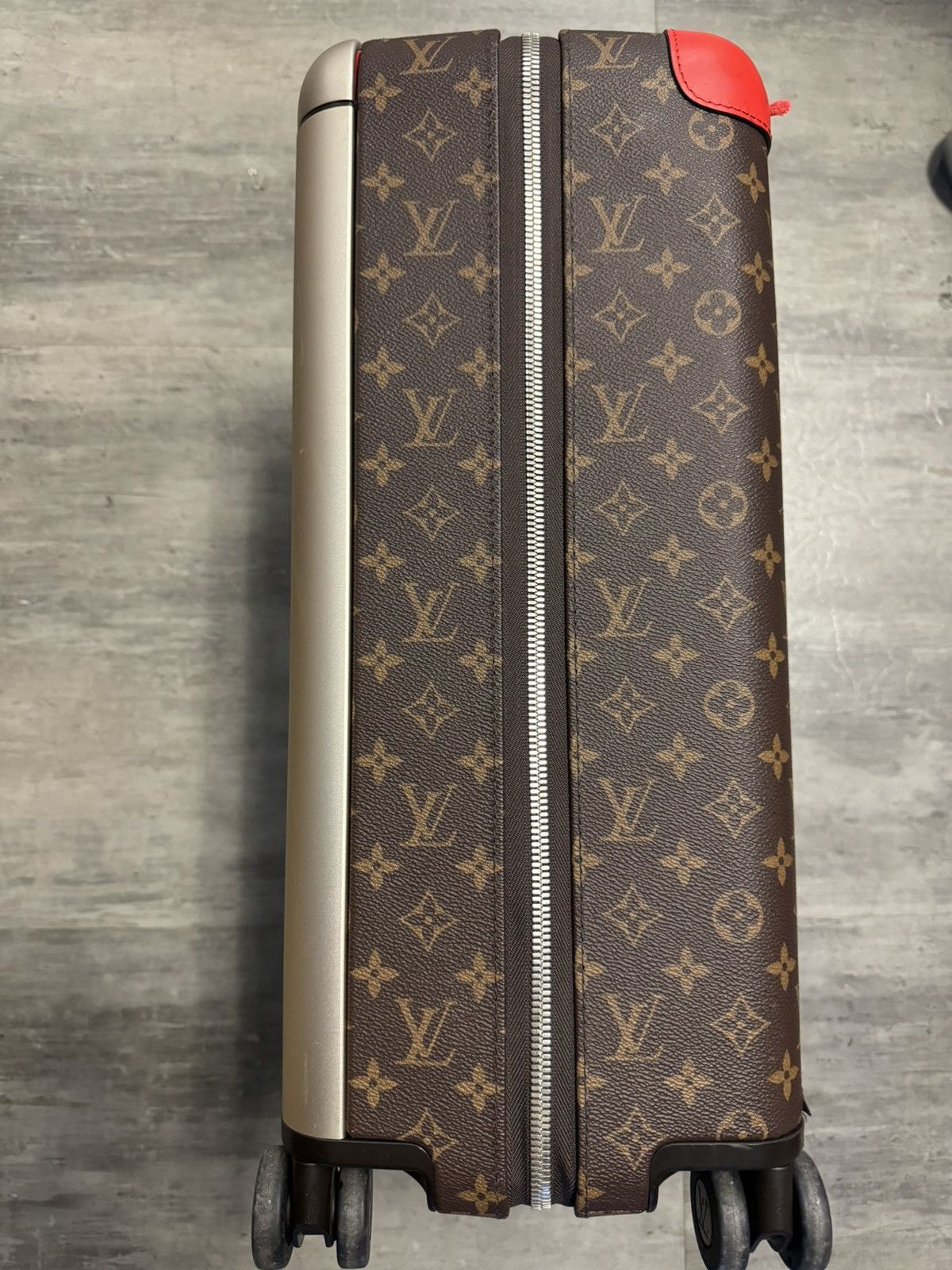 Louis Vuitton Louis Vuitton Horizon 55 Red Size ONE SIZE - 21 Thumbnail