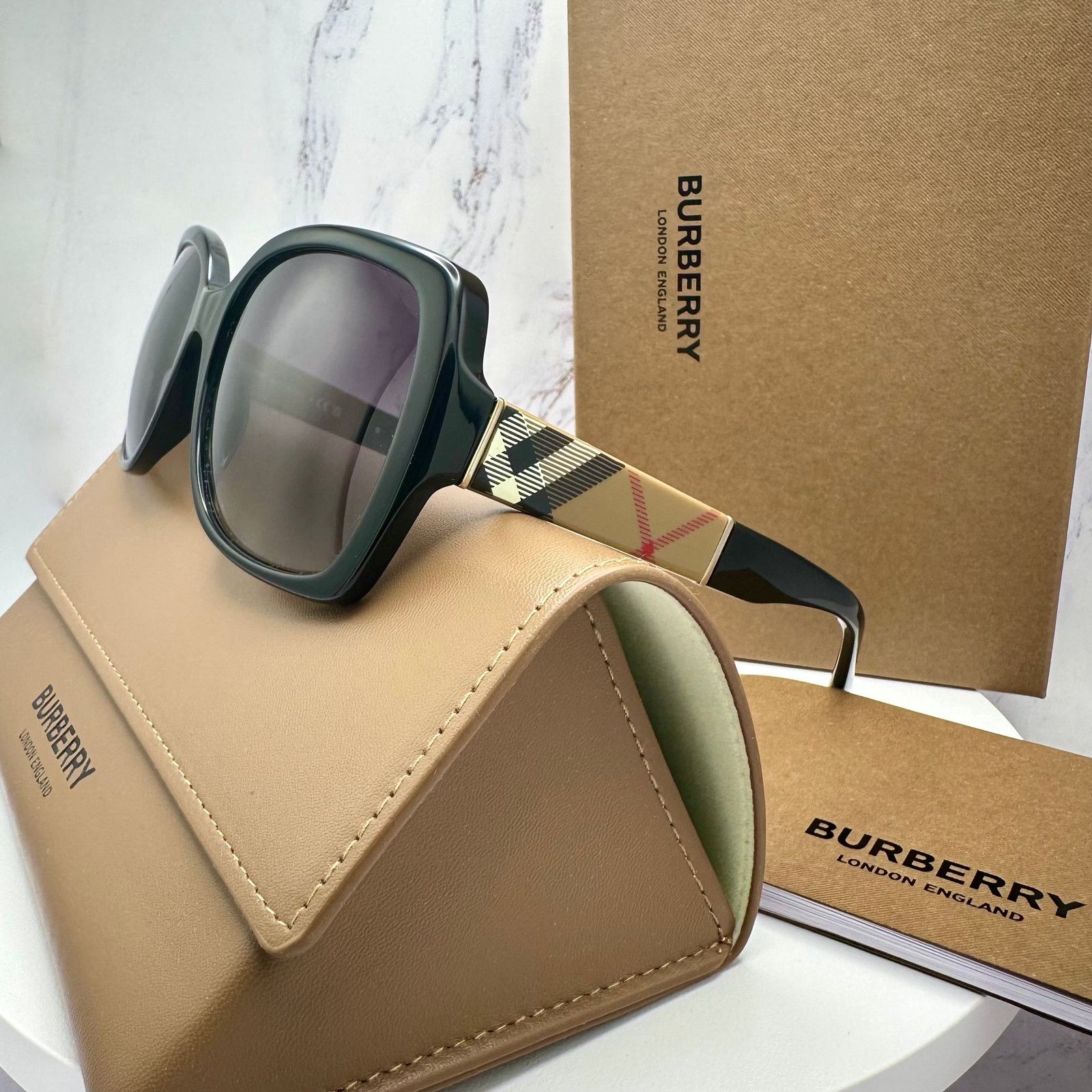 Burberry New Burberry Sunglasses Black Square Frames Checkered Arms Size ONE SIZE - 5 Thumbnail