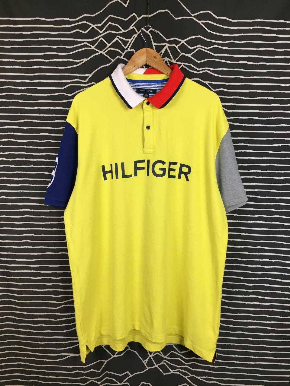Tommy Hilfiger Tommy Hilfiger Colorblock Spell Out Logo Polo Shirt Size US XXL / EU 58 / 5 - 2 Thumbnail