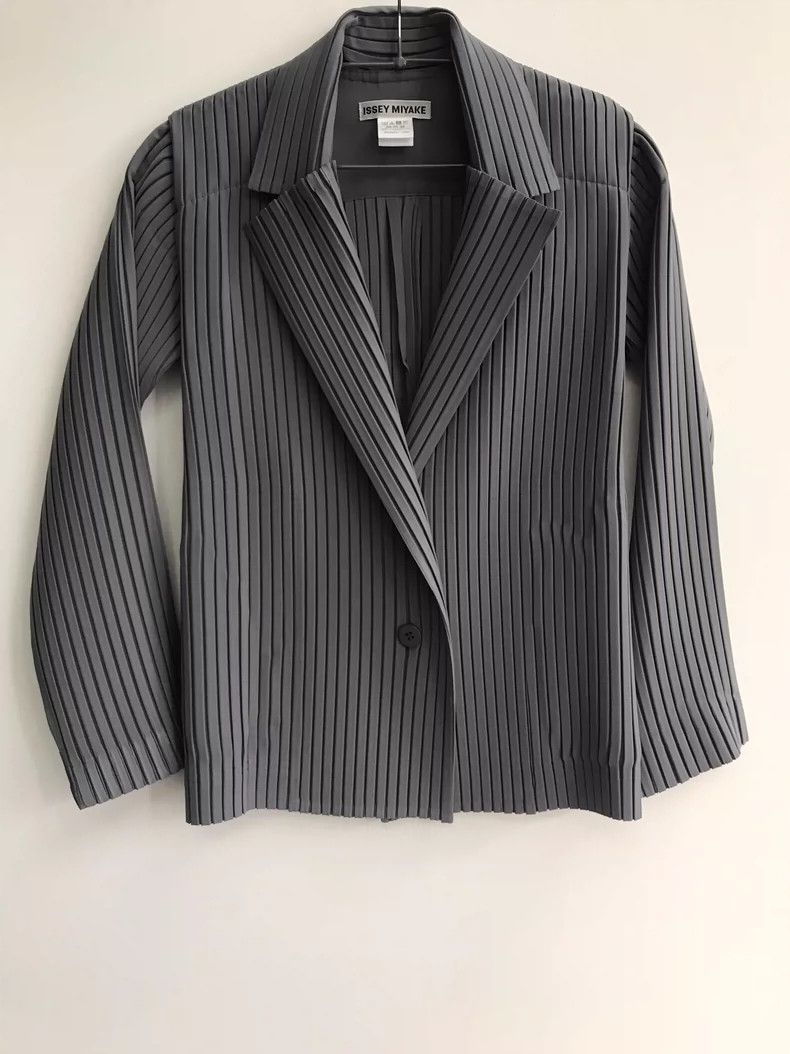 Issey Miyake Issey Miyake Grey pleated cardigan Size M / US 6-8 / IT 42-44 - 2 Thumbnail