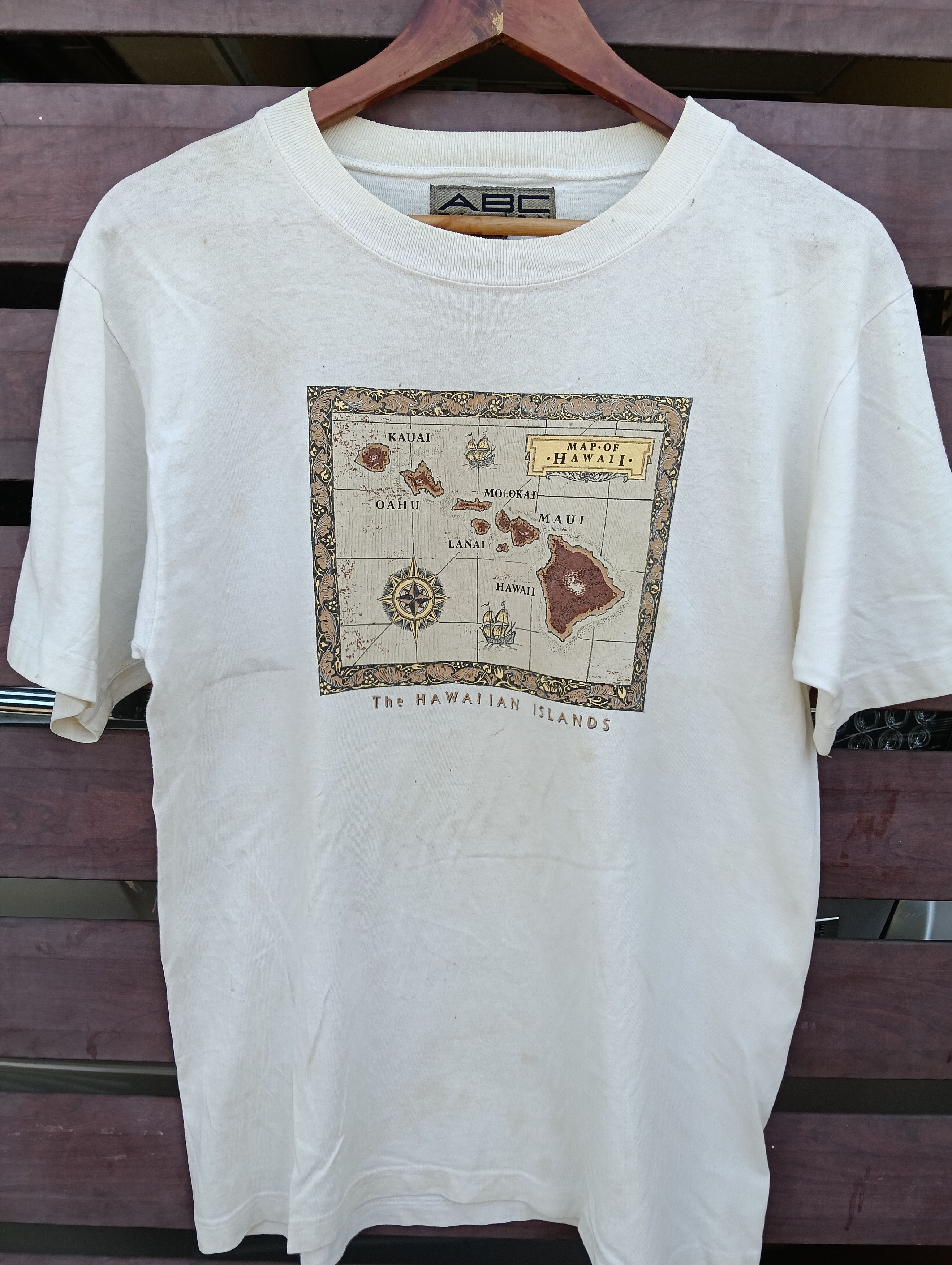 Vintage VINTAGE MAP OF HAWAII TSHIRT. Size US S / EU 44-46 / 1 - 2 Thumbnail