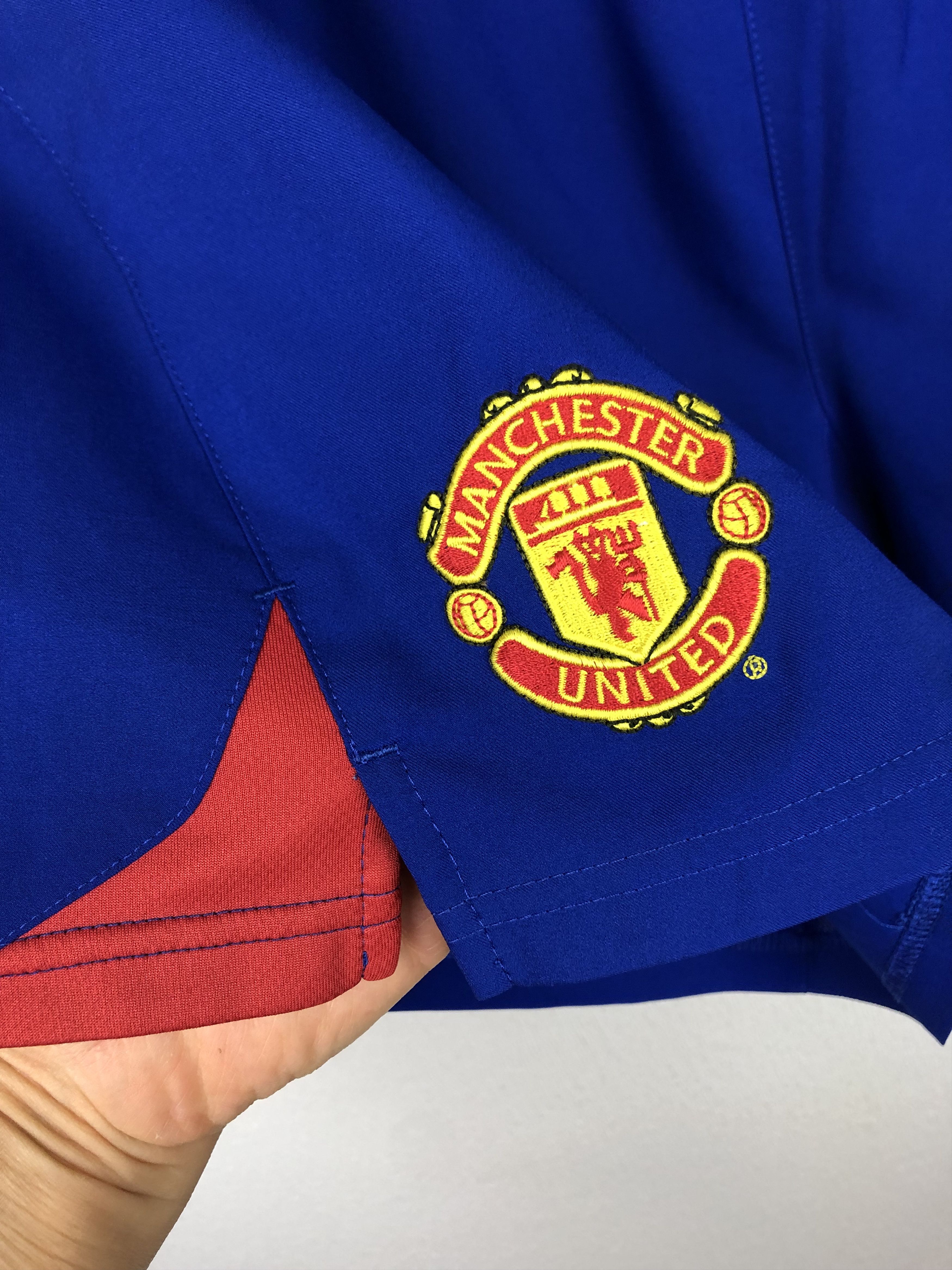 Nike Vintage Nike Manchester United Football Shorts Soccer Size L Size US 34 / EU 50 - 4 Thumbnail