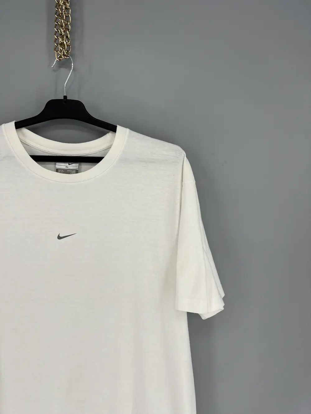 Nike NIKE UPTEMPO Vintage 00s Tshirt Tee Swoosh Center Logo White Size US M / EU 48-50 / 2 - 5 Thumbnail