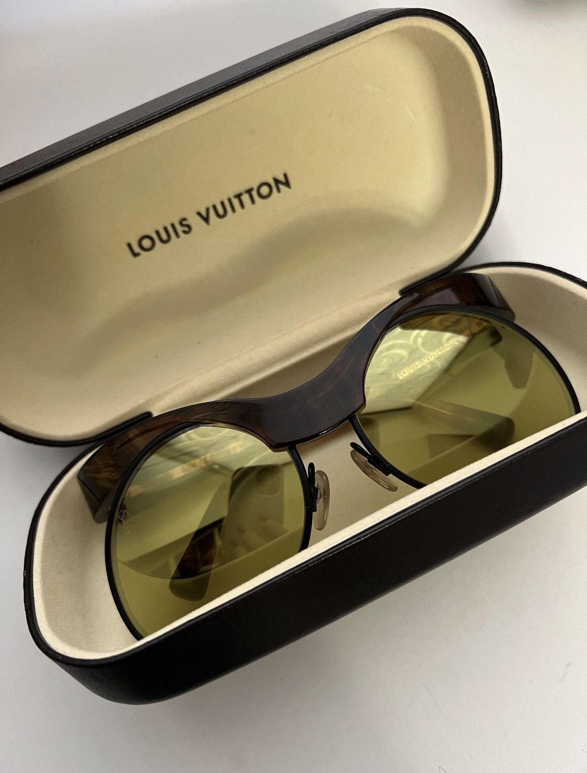 Louis Vuitton LOUIS VUITTON 2015 Natalia Alien Sunglasses Runway LV logo Size ONE SIZE - 3 Thumbnail