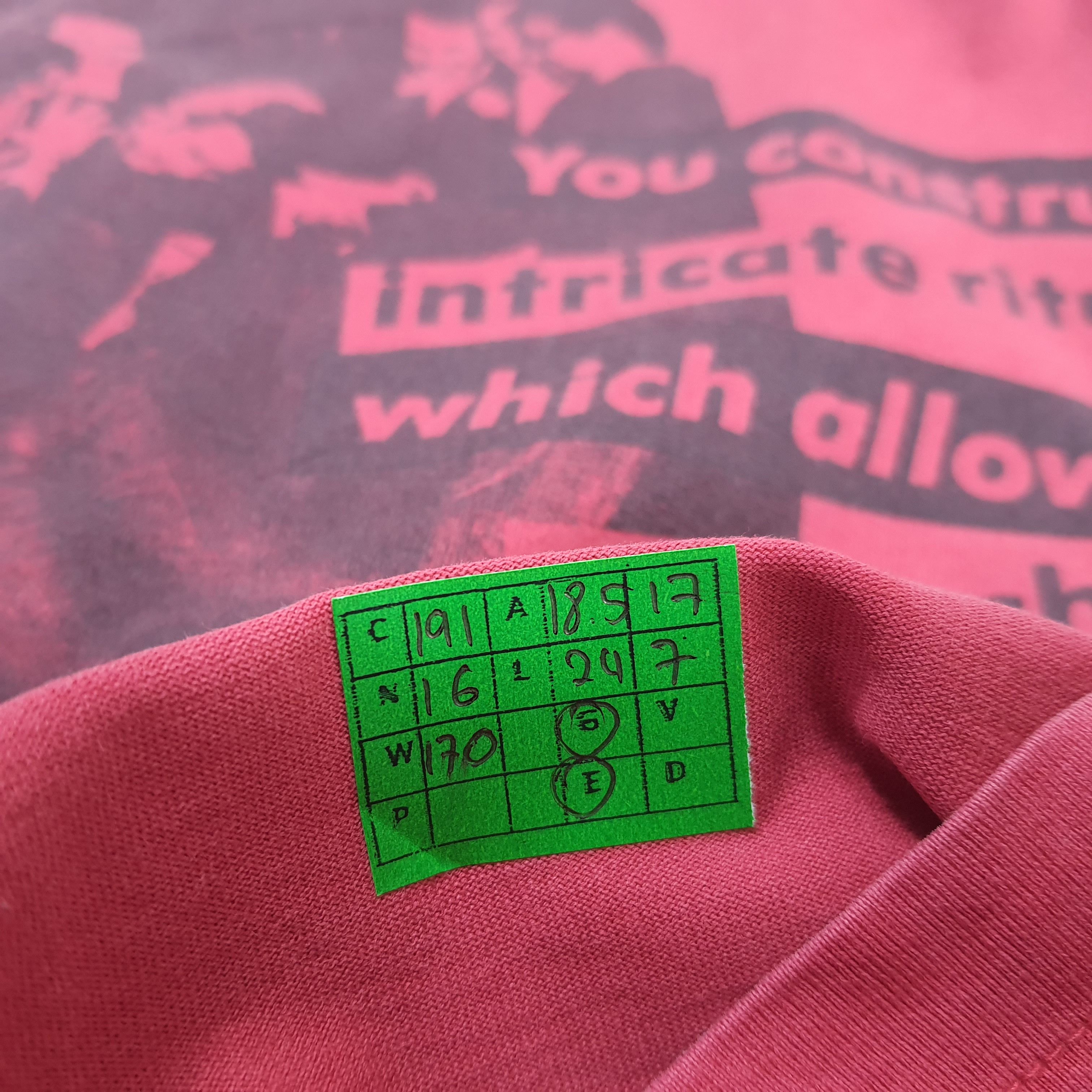 Barbara Kruger × Vintage Vintage Barbara Kruger Streetwear Tshirt Size US S / EU 44-46 / 1 - 8 Thumbnail